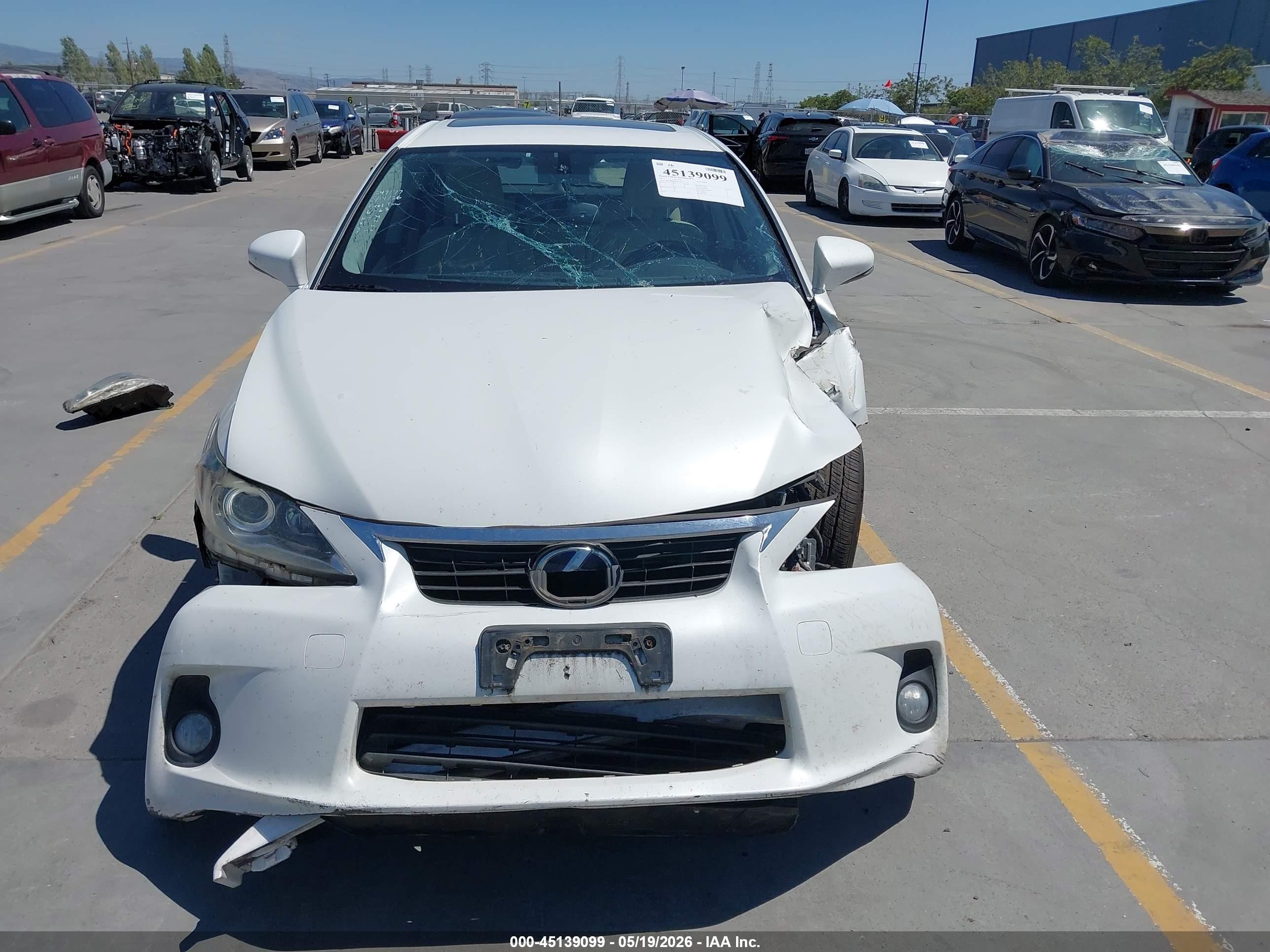 2013 Lexus Ct 200h   White vin: JTHKD5BH9D2172873