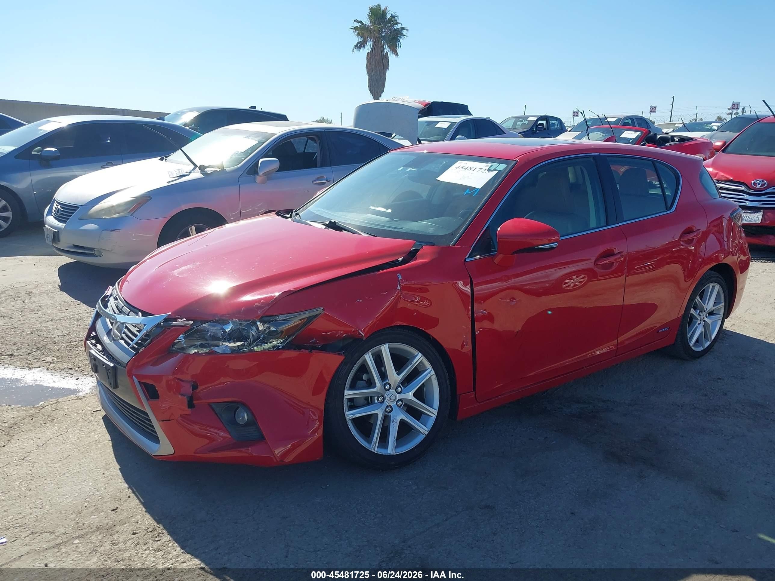 2014 Lexus Ct 200h Red vin: JTHKD5BH9E2188685