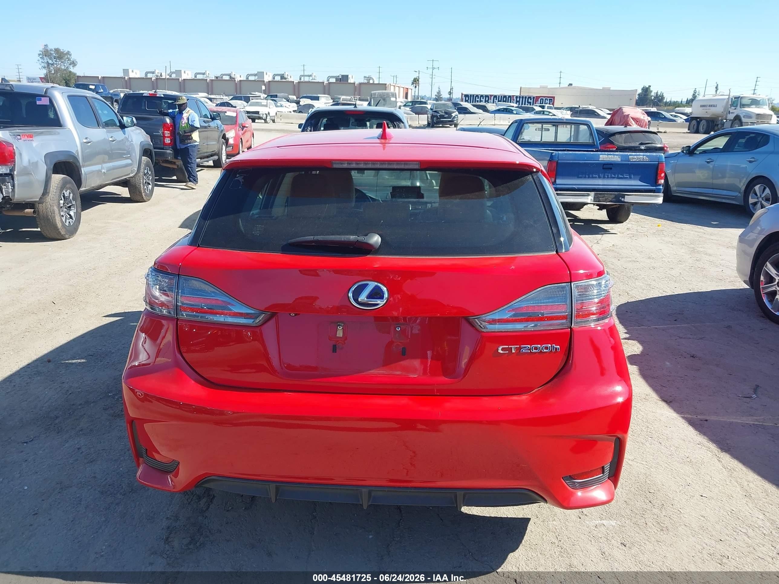 2014 Lexus Ct 200h Red vin: JTHKD5BH9E2188685