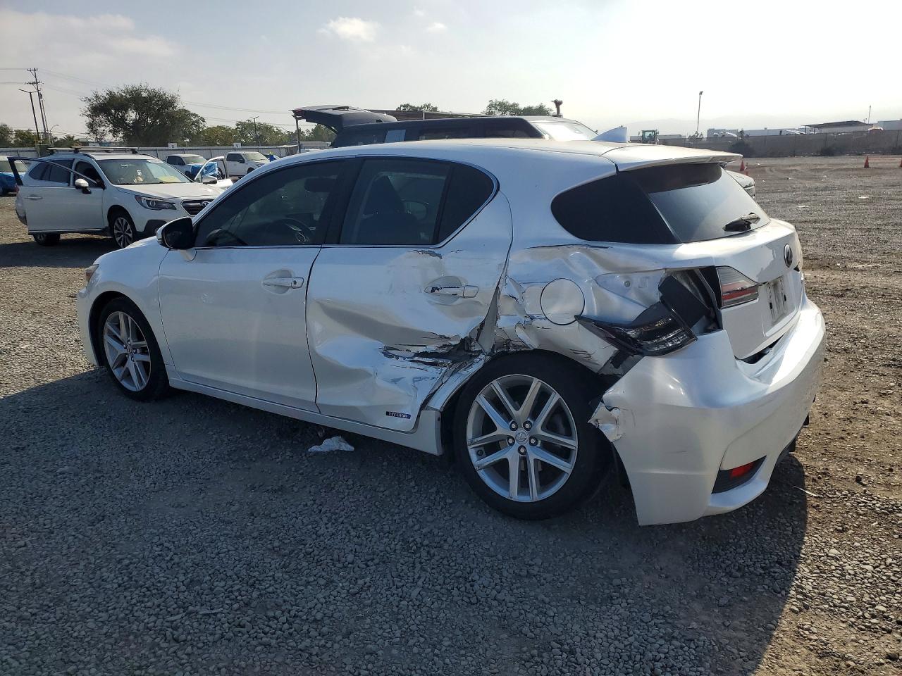 2015 Lexus Ct 200 White vin: JTHKD5BH9F2232699