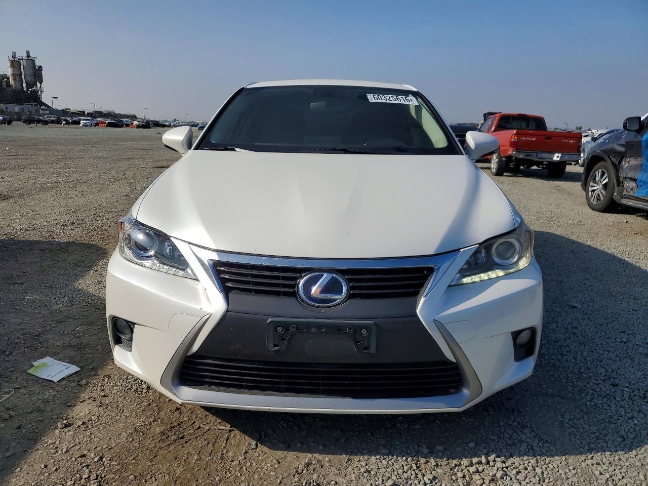 2015 Lexus Ct 200 White vin: JTHKD5BH9F2232699
