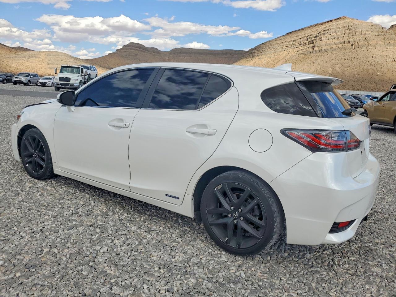 2015 Lexus Ct 200 White vin: JTHKD5BH9F2234176