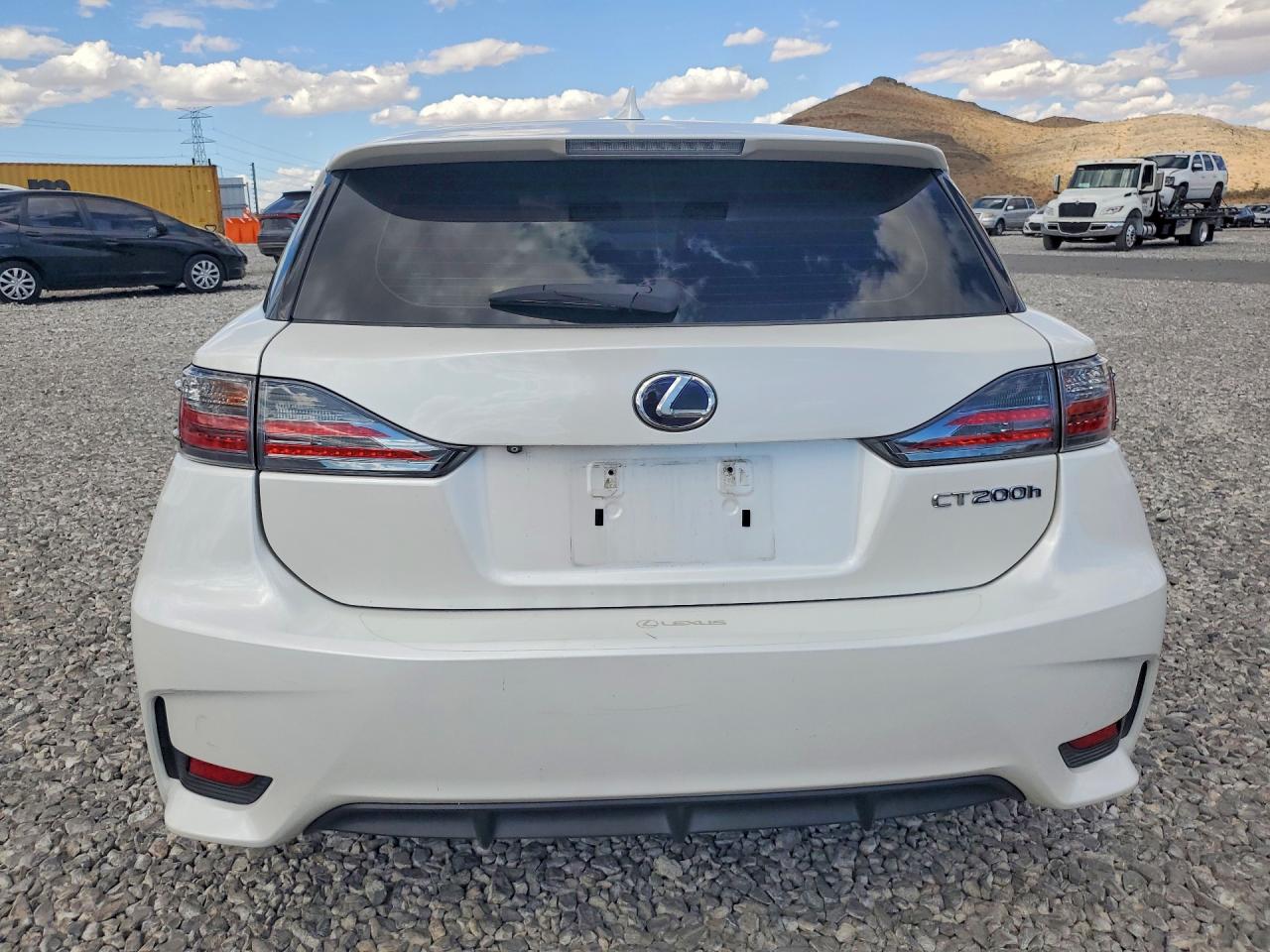 2015 Lexus Ct 200 White vin: JTHKD5BH9F2234176