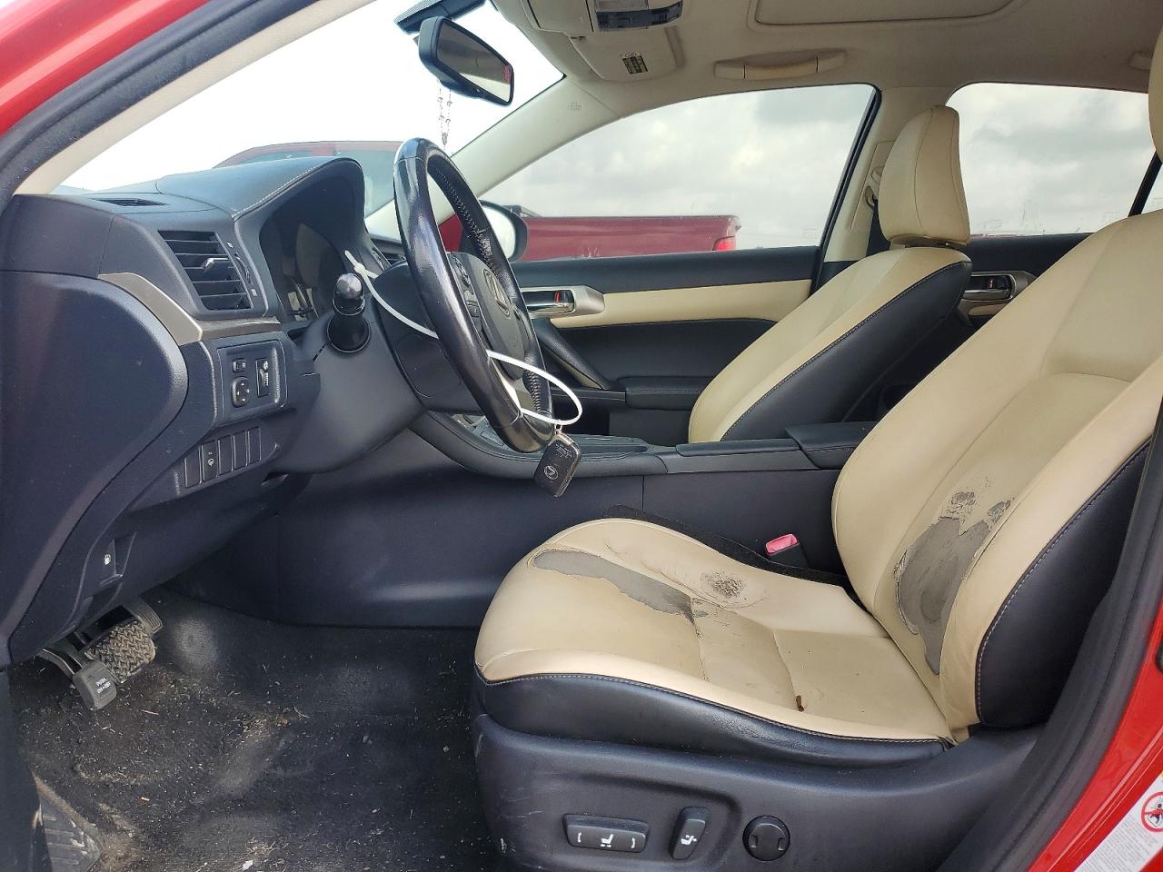 2015 Lexus Ct 200 Red vin: JTHKD5BH9F2245811