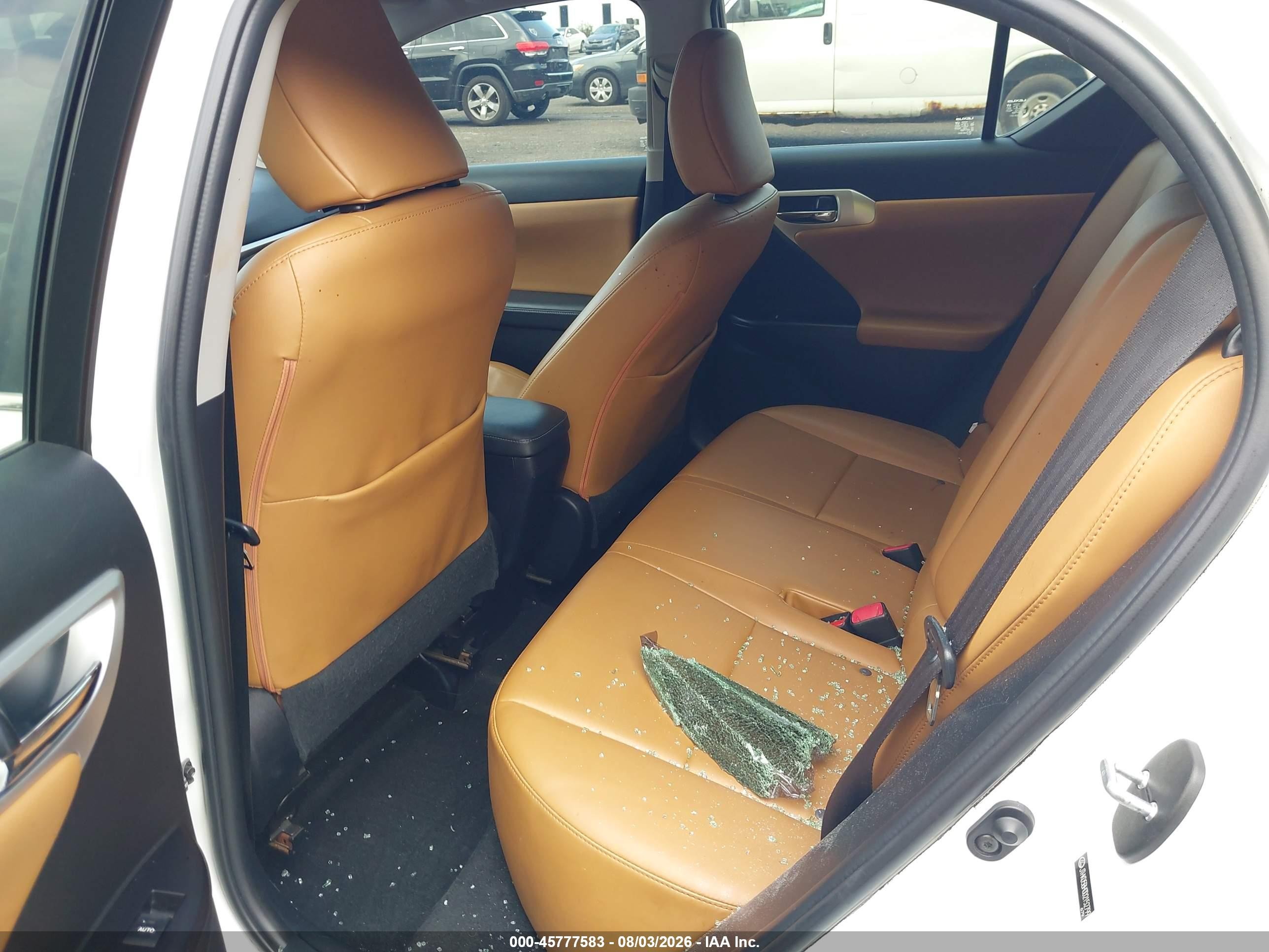 2013 Lexus Ct 200h   White vin: JTHKD5BHOD2152799