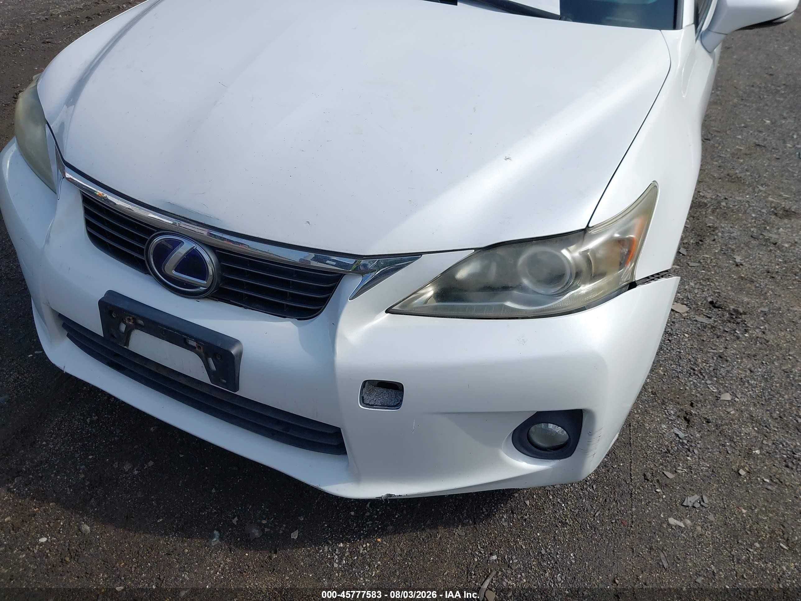 2013 Lexus Ct 200h   White vin: JTHKD5BHOD2152799