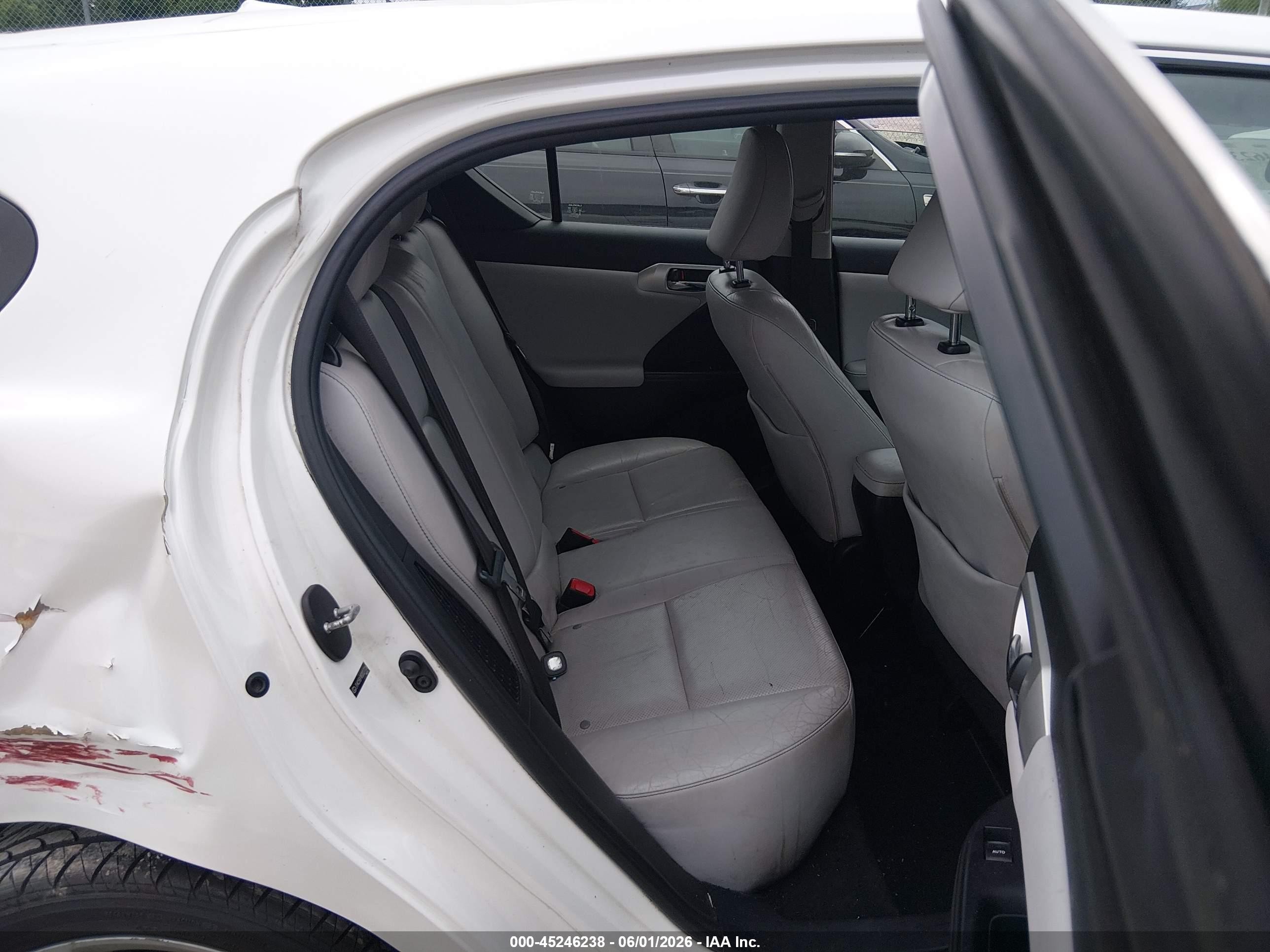 2011 Lexus Ct 200h Premium White vin: JTHKD5BHXB2027726