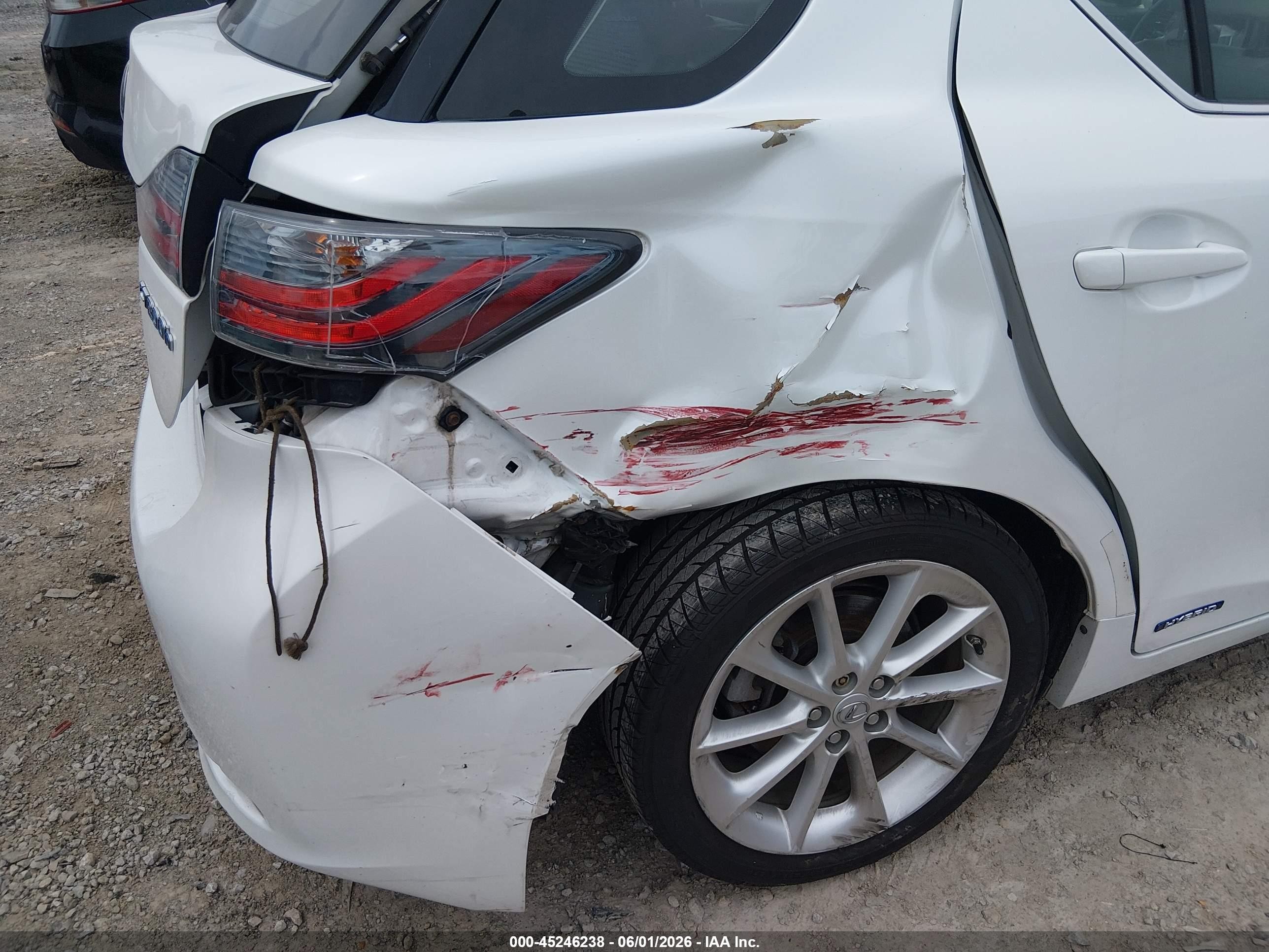 2011 Lexus Ct 200h Premium White vin: JTHKD5BHXB2027726