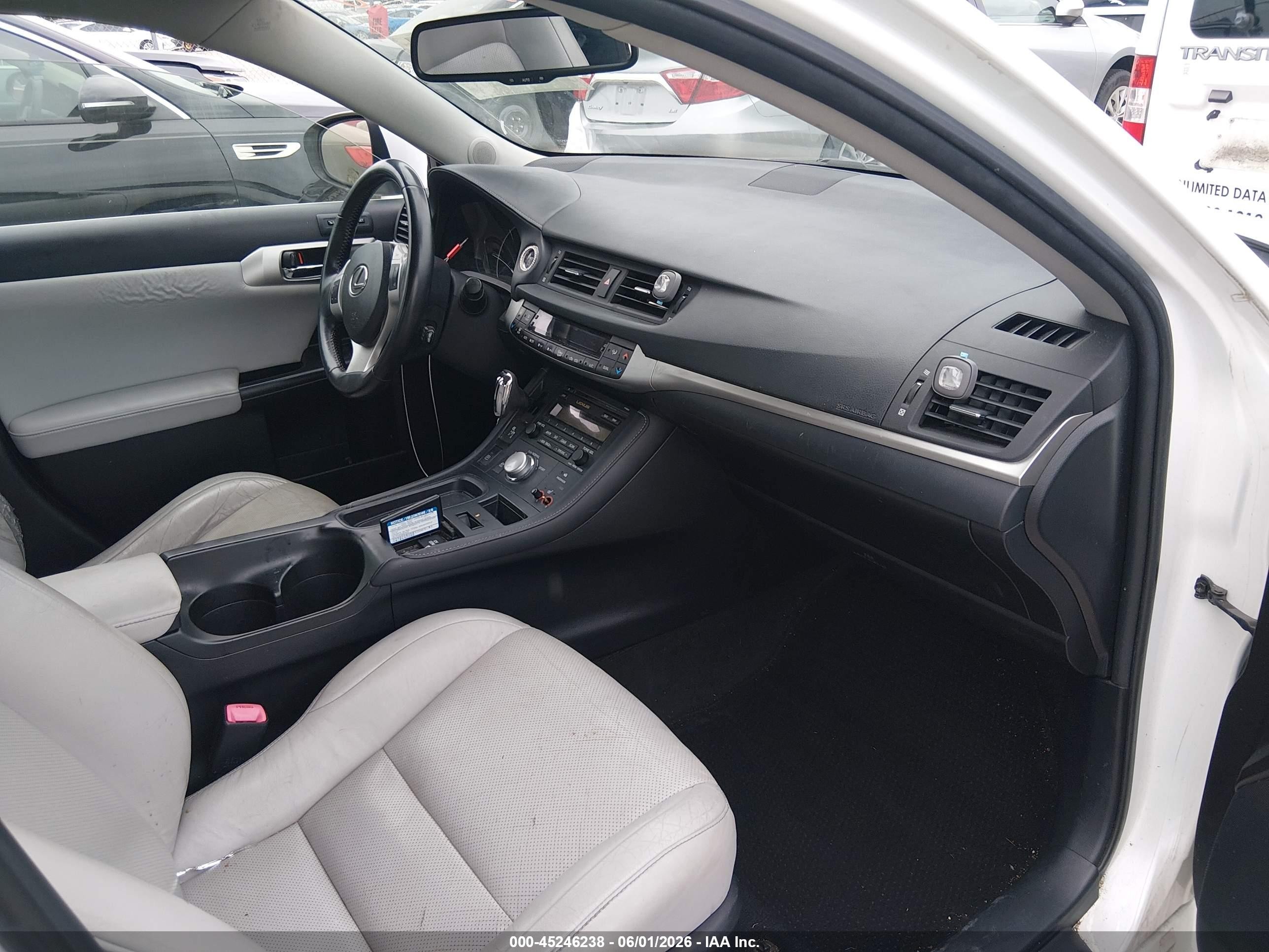 2011 Lexus Ct 200h Premium White vin: JTHKD5BHXB2027726