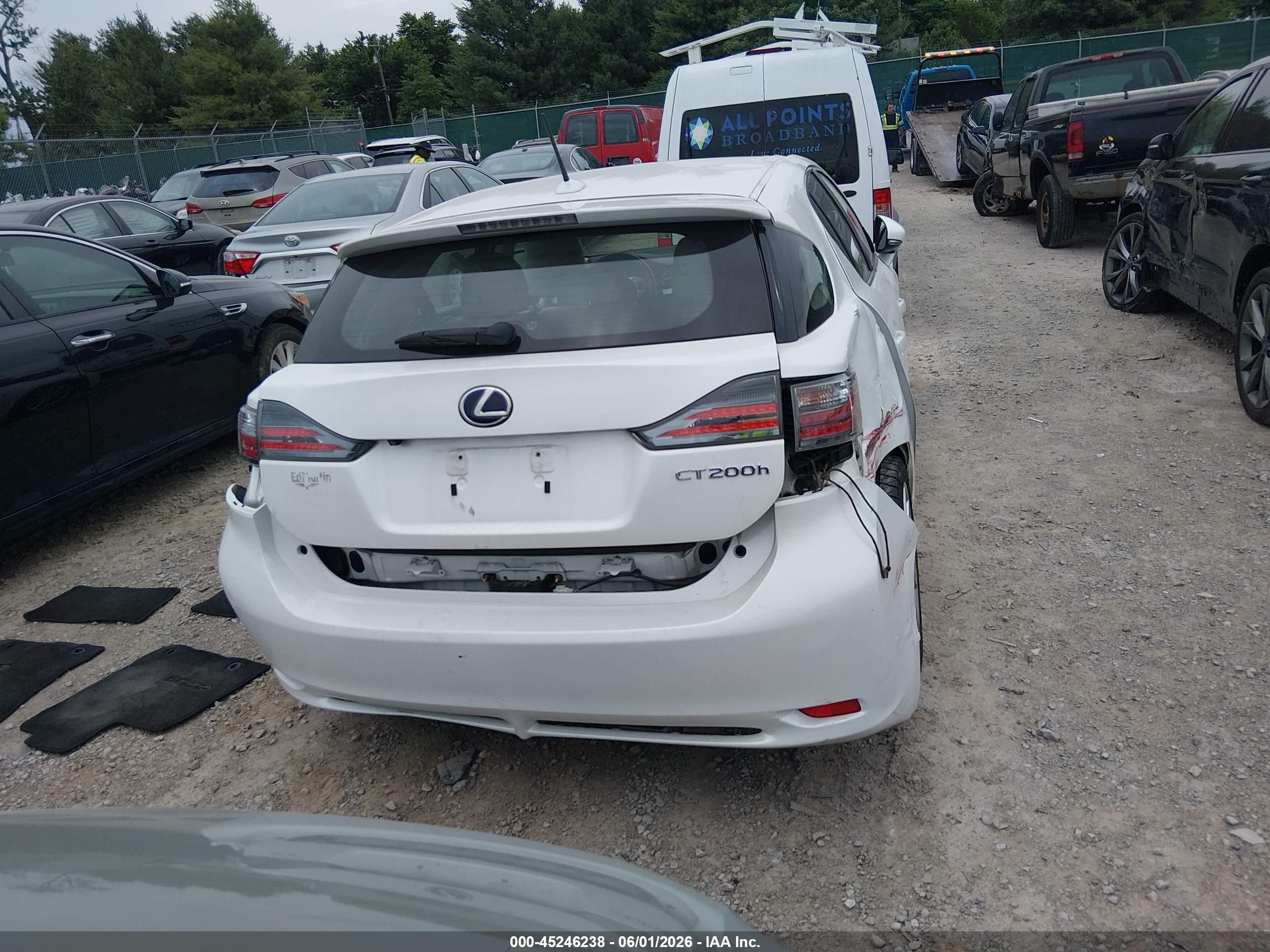 2011 Lexus Ct 200h Premium White vin: JTHKD5BHXB2027726