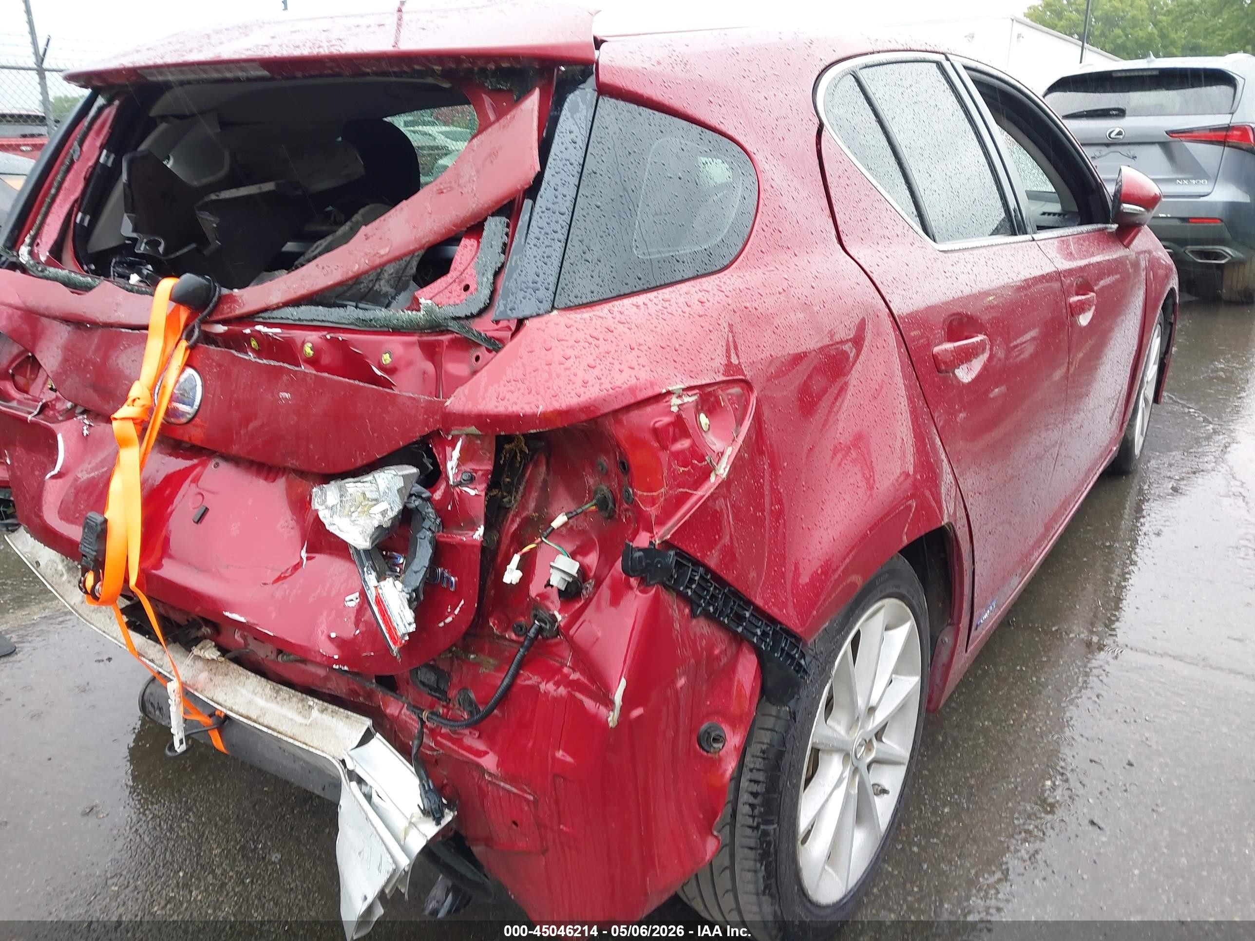 2012 Lexus Ct 200h Premium Red vin: JTHKD5BHXC2055902