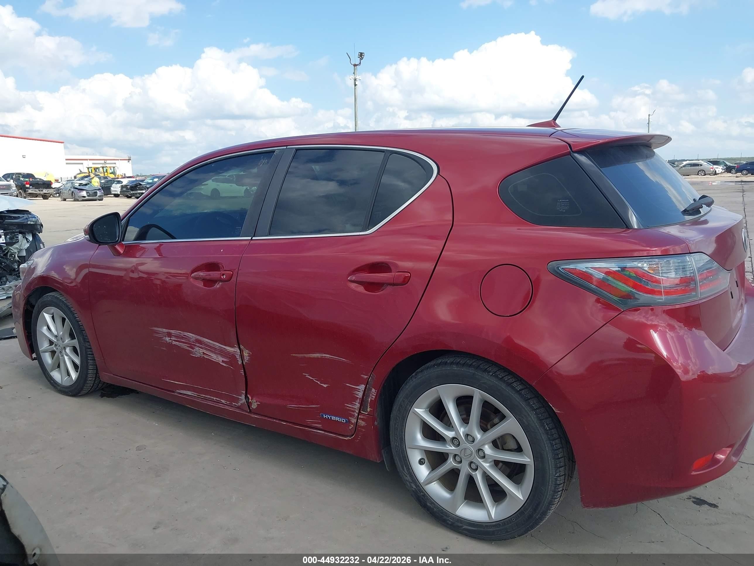 2012 Lexus Ct 200h Premium Red vin: JTHKD5BHXC2074868