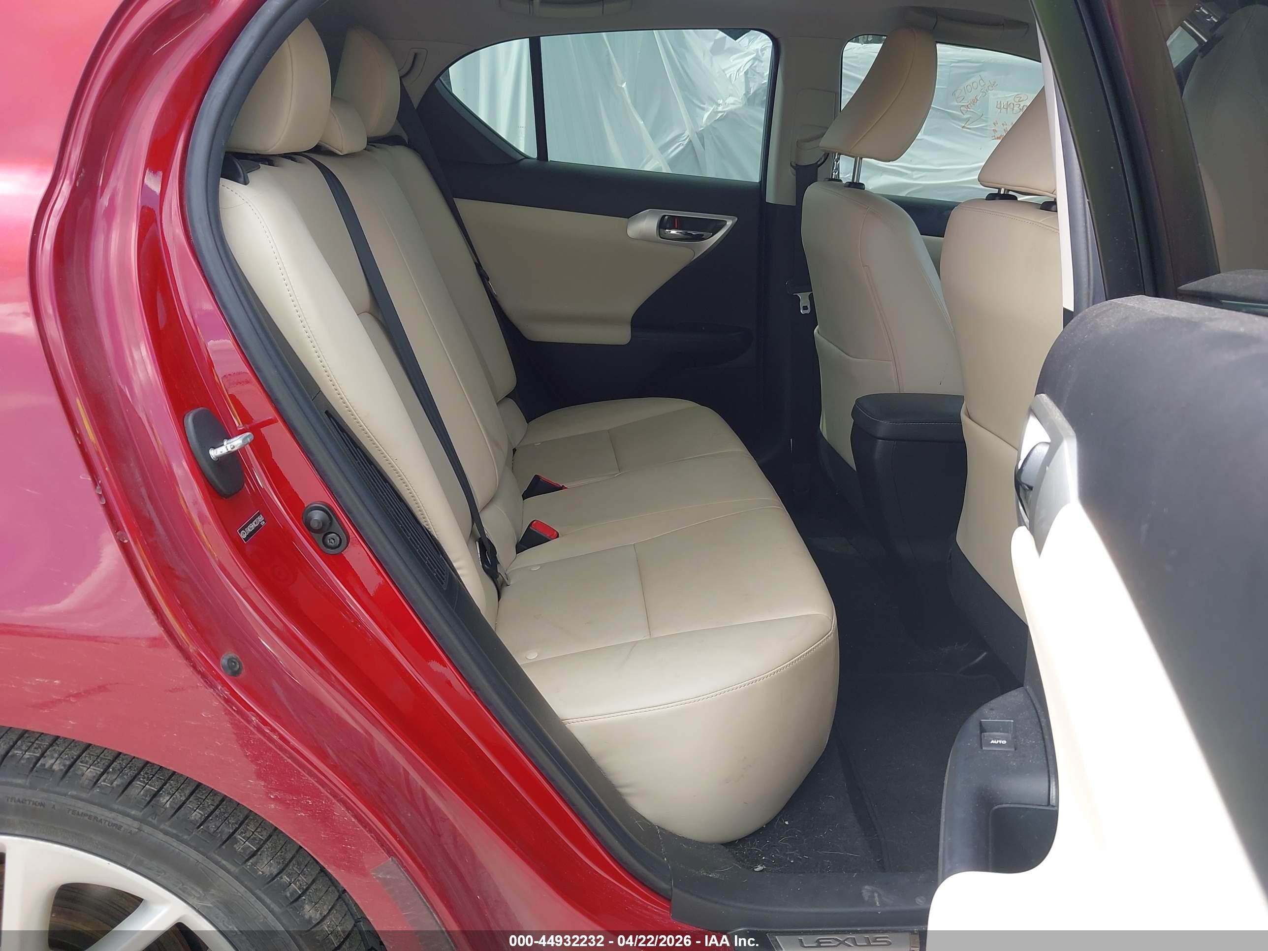 2012 Lexus Ct 200h Premium Red vin: JTHKD5BHXC2074868