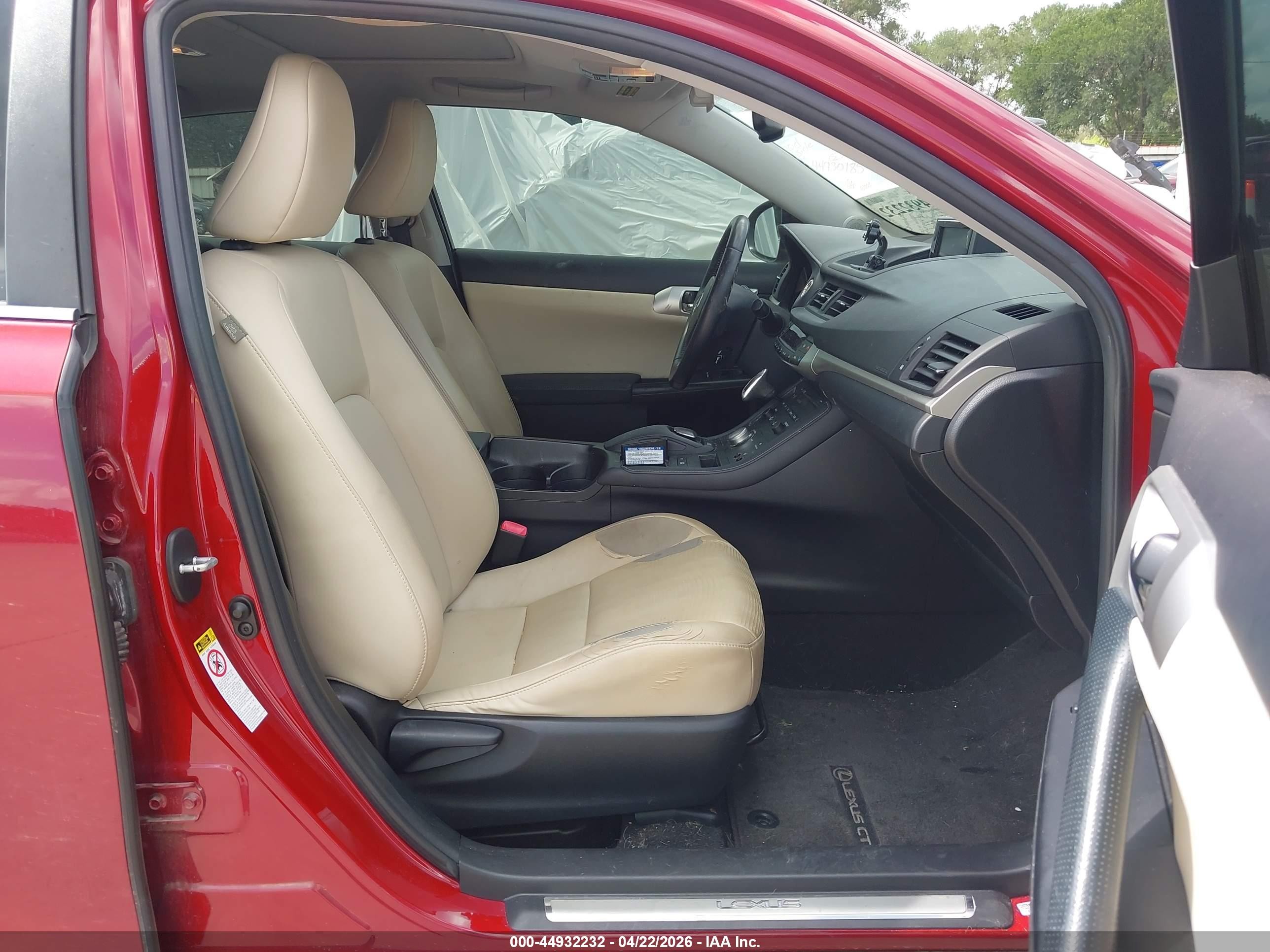2012 Lexus Ct 200h Premium Red vin: JTHKD5BHXC2074868