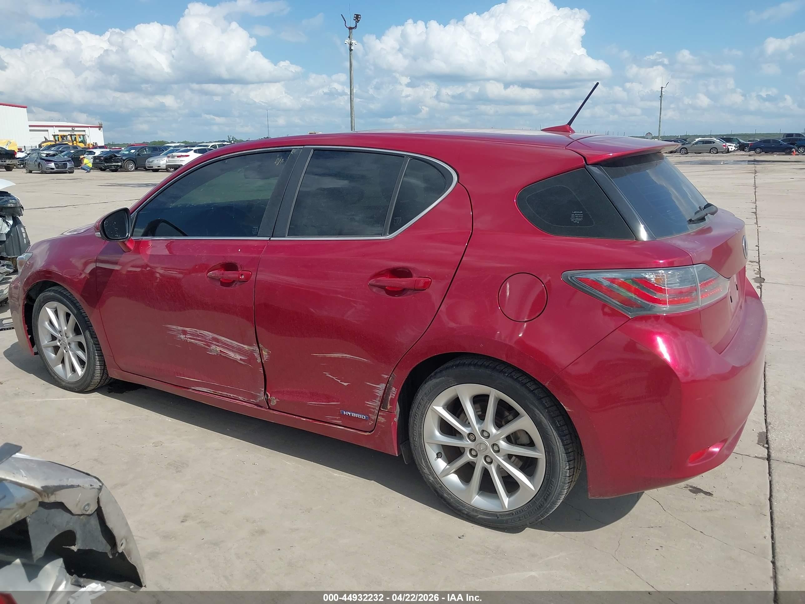 2012 Lexus Ct 200h Premium Red vin: JTHKD5BHXC2074868