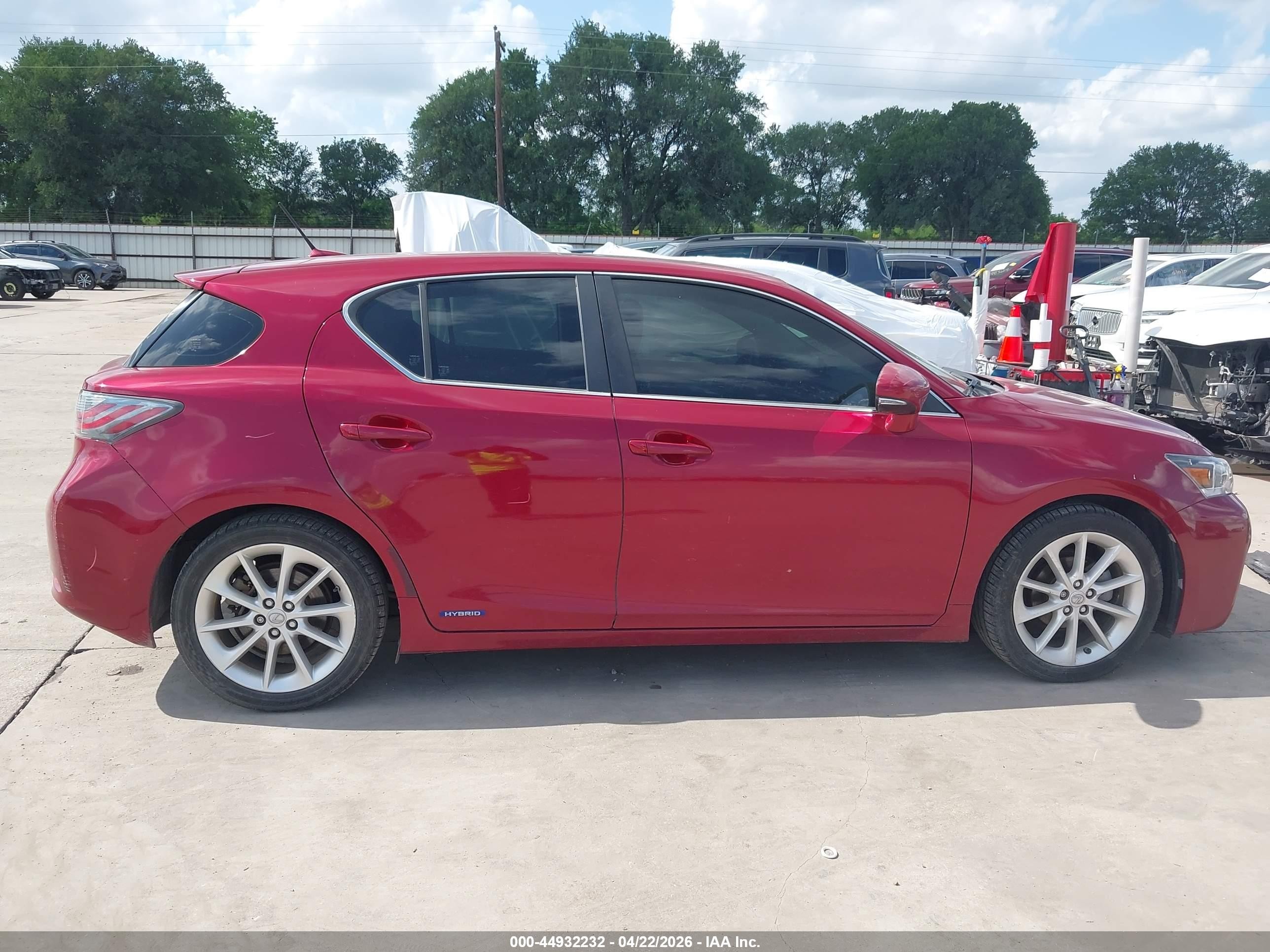2012 Lexus Ct 200h Premium Red vin: JTHKD5BHXC2074868