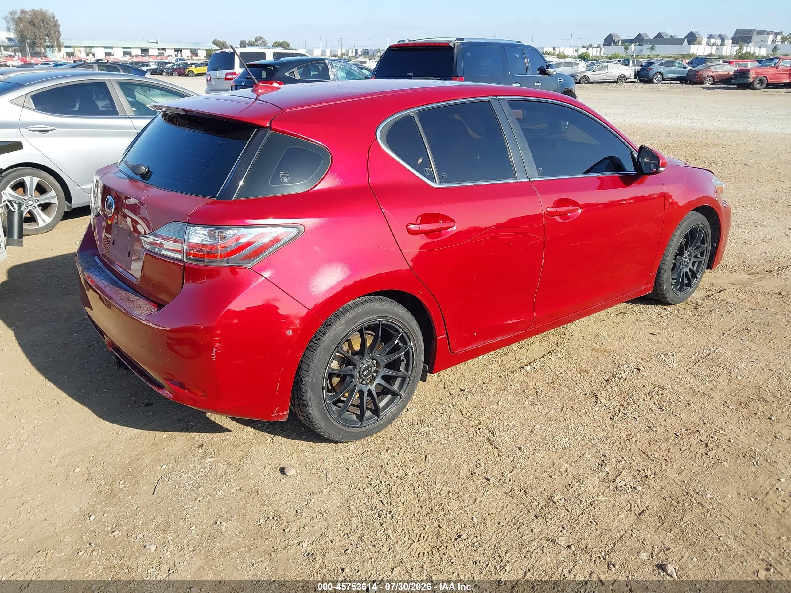 2013 Lexus Ct 200h Red vin: JTHKD5BHXD2148307