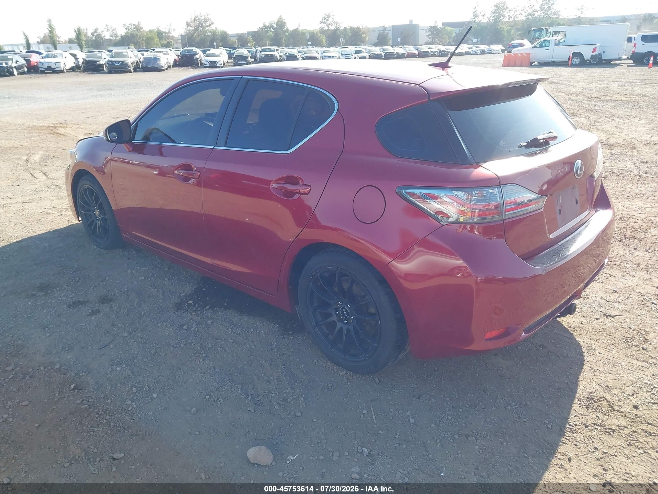 2013 Lexus Ct 200h Red vin: JTHKD5BHXD2148307