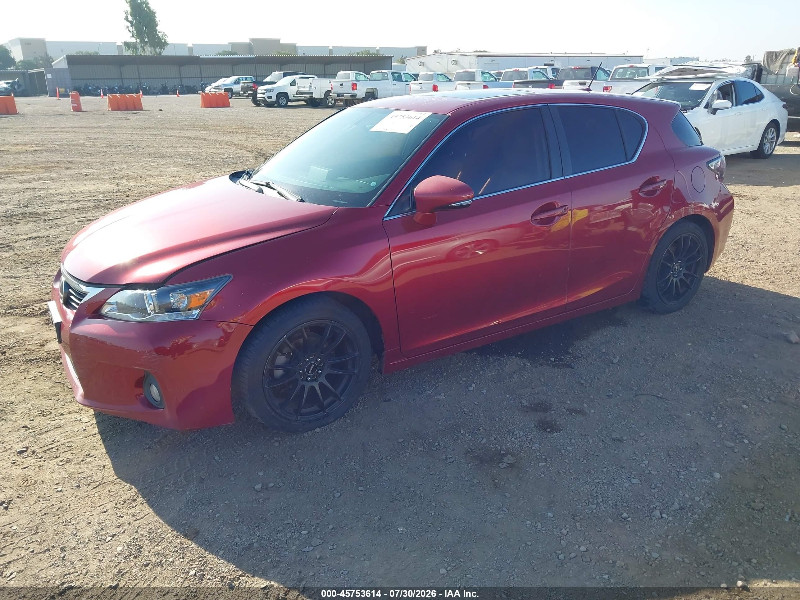 2013 Lexus Ct 200h Red vin: JTHKD5BHXD2148307