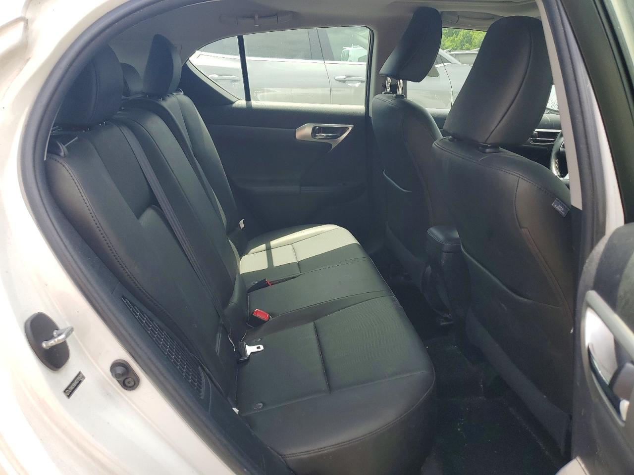 2013 Lexus Ct 200 White vin: JTHKD5BHXD2155399