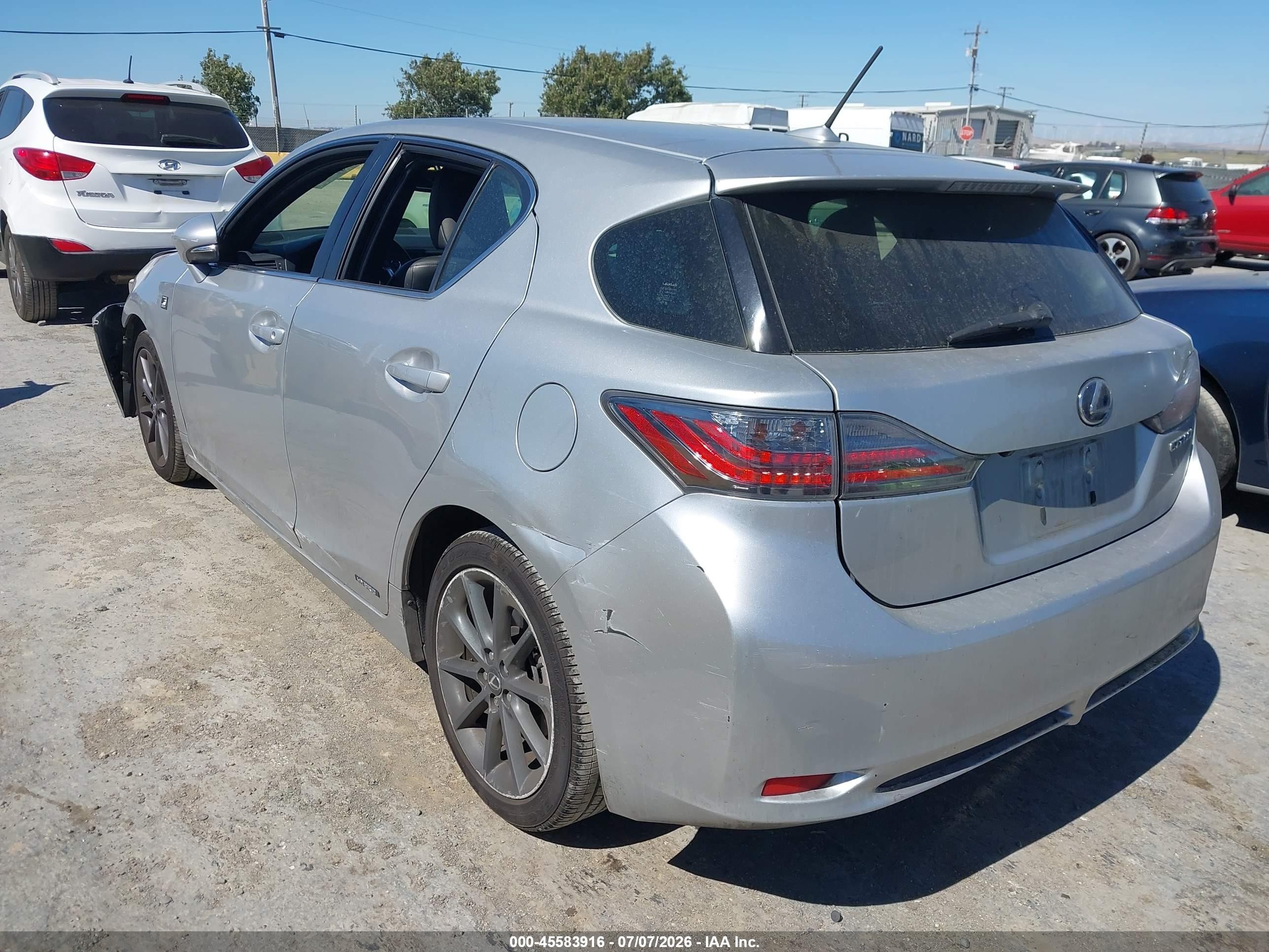2013 Lexus Ct 200h   Silver vin: JTHKD5BHXD2170372