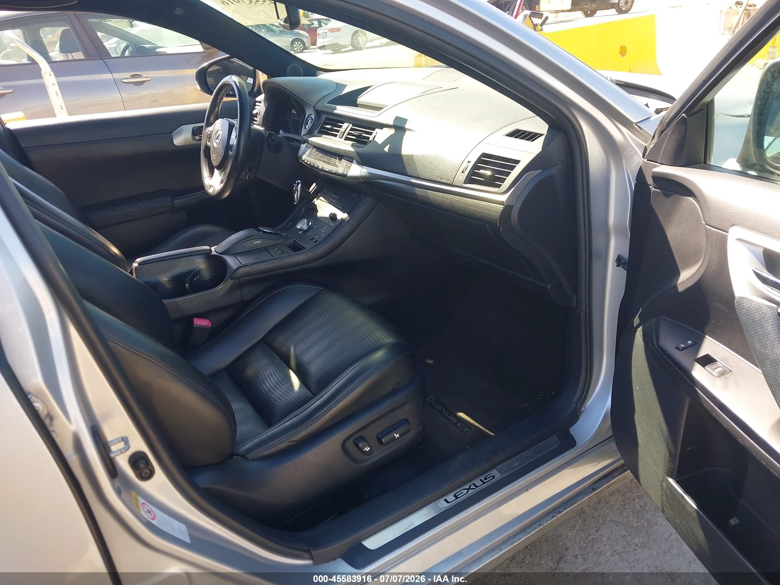 2013 Lexus Ct 200h   Silver vin: JTHKD5BHXD2170372