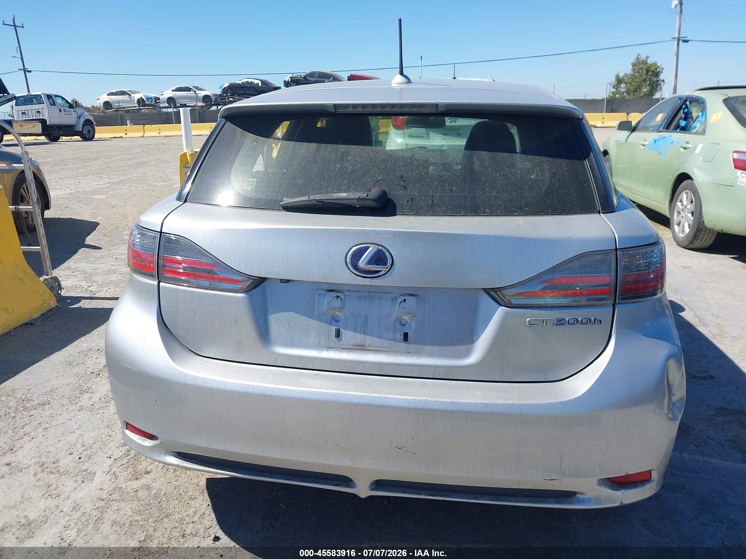 2013 Lexus Ct 200h   Silver vin: JTHKD5BHXD2170372