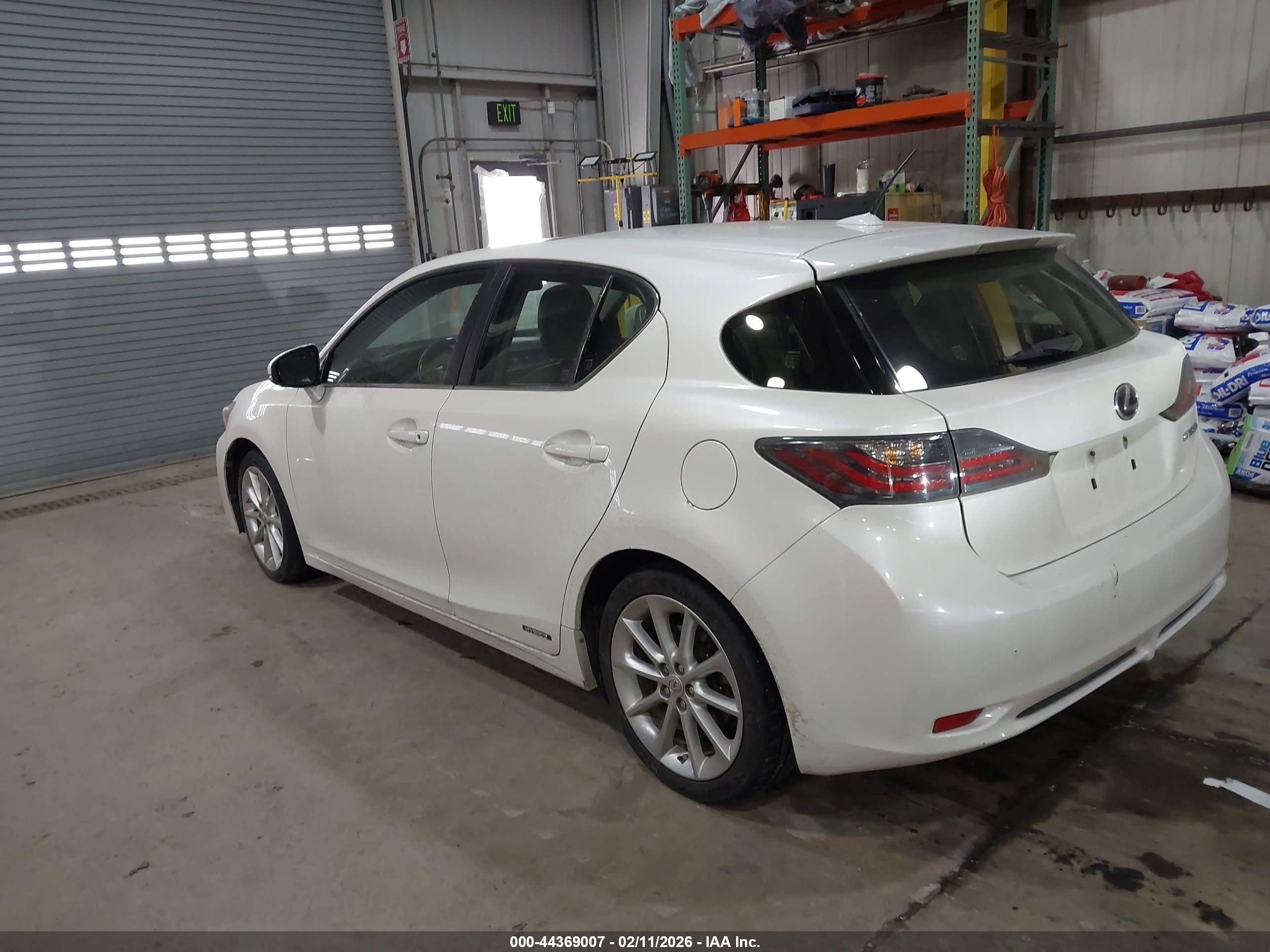 2013 Lexus Ct 200h   White vin: JTHKD5BHXD2171005