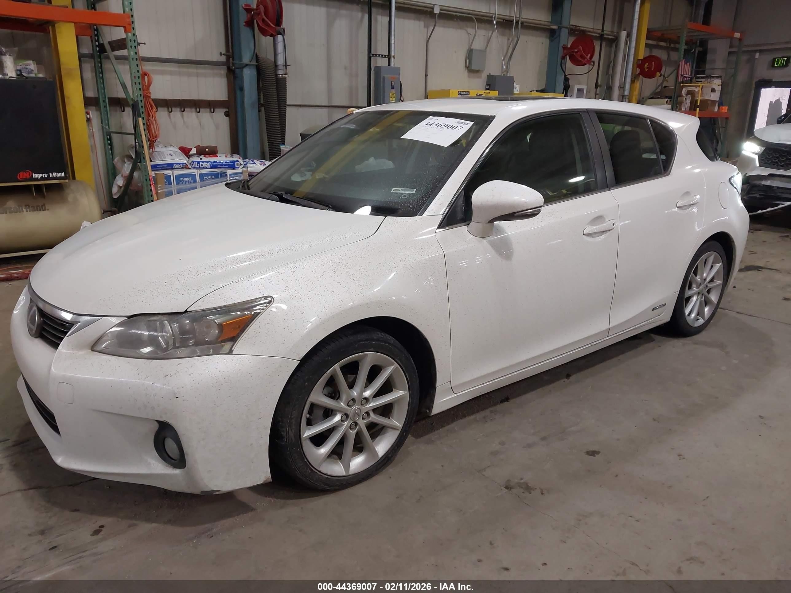 2013 Lexus Ct 200h   White vin: JTHKD5BHXD2171005