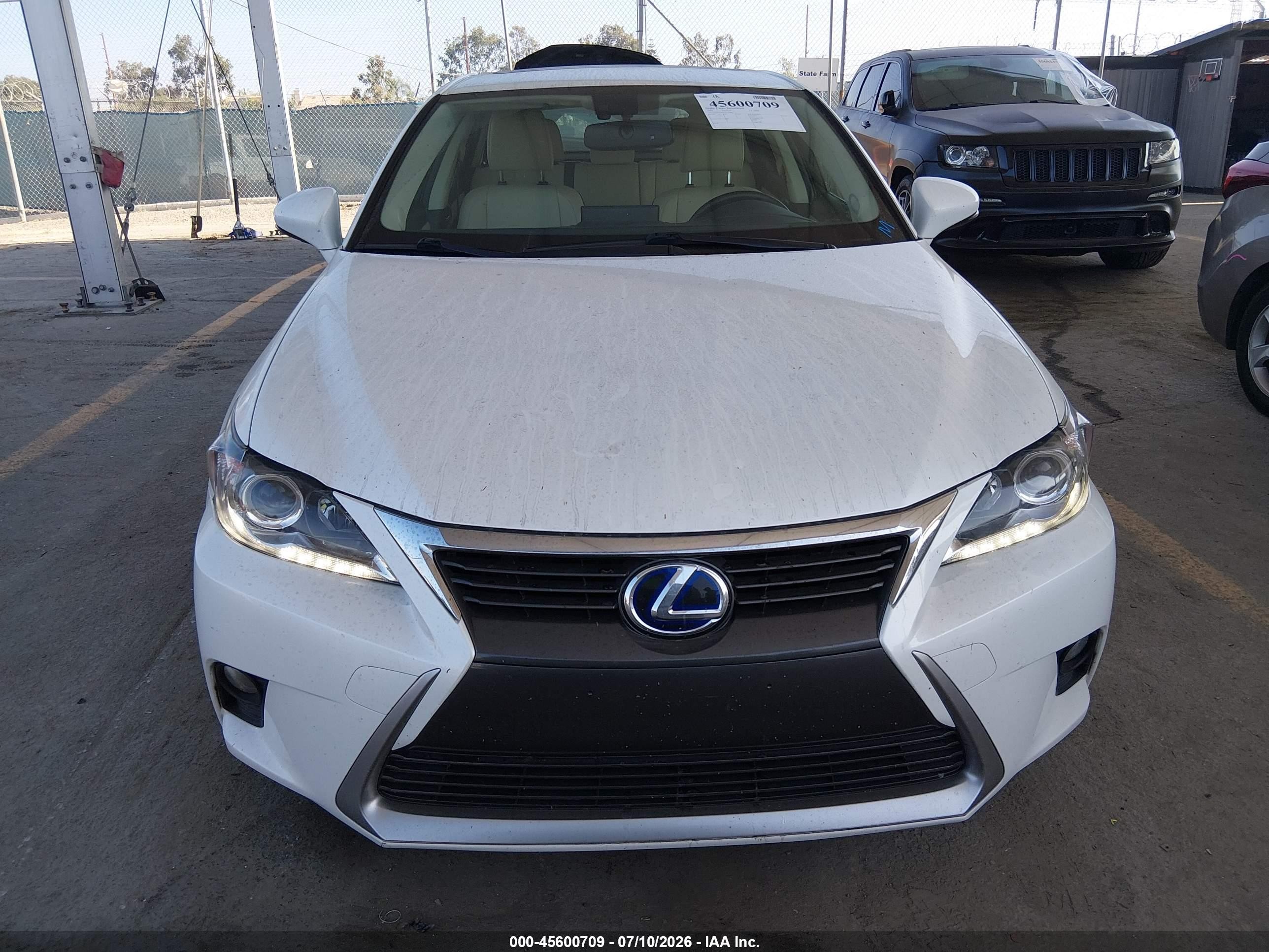 2014 Lexus Ct 200h   White vin: JTHKD5BHXE2208815