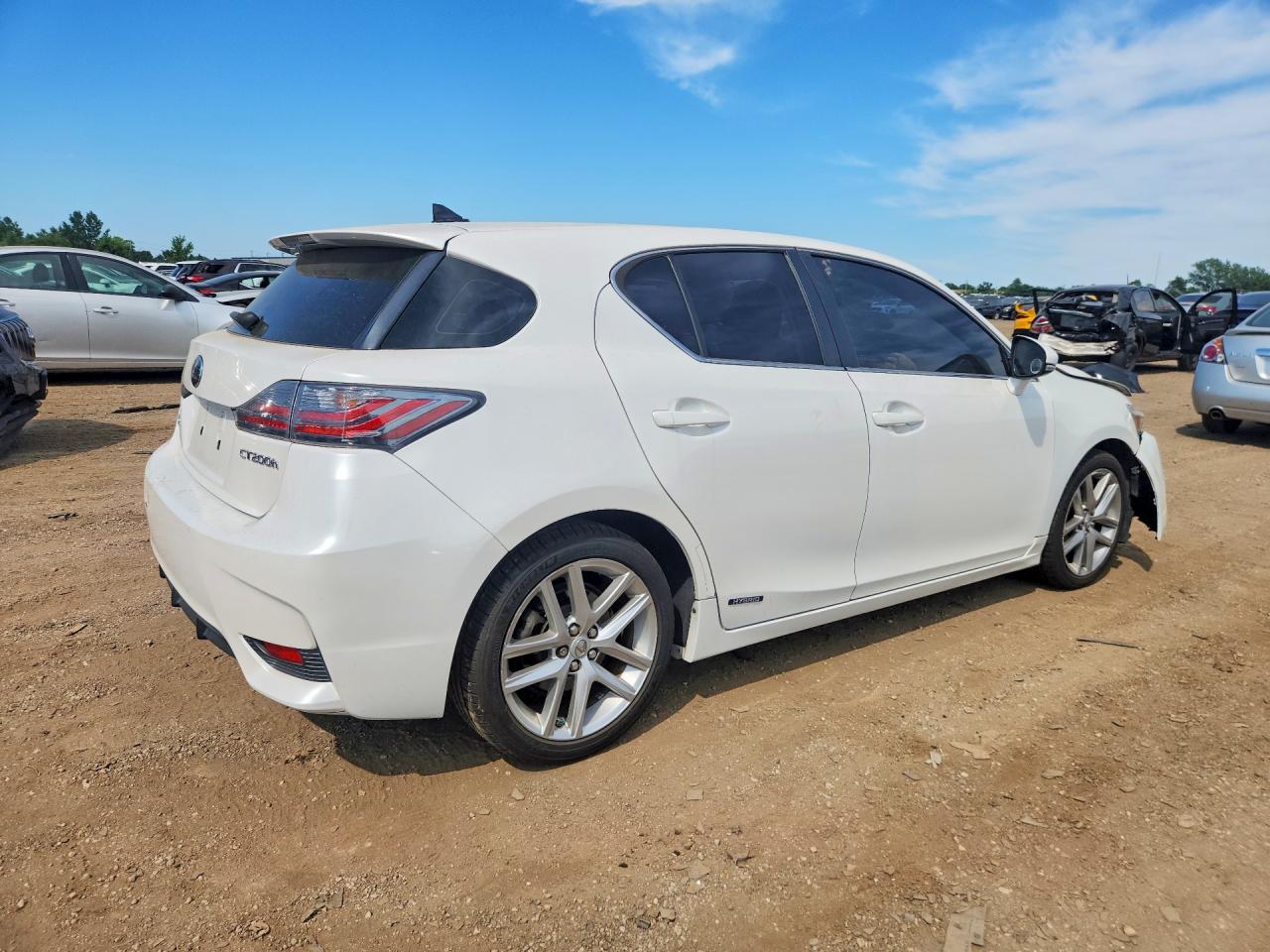 2015 Lexus Ct 200 Белый vin: JTHKD5BHXF2214339