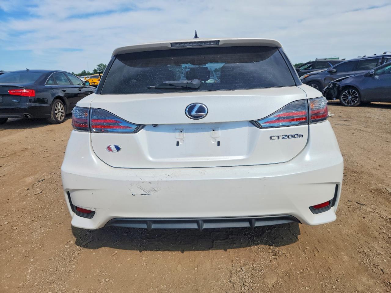 2015 Lexus Ct 200 Белый vin: JTHKD5BHXF2214339