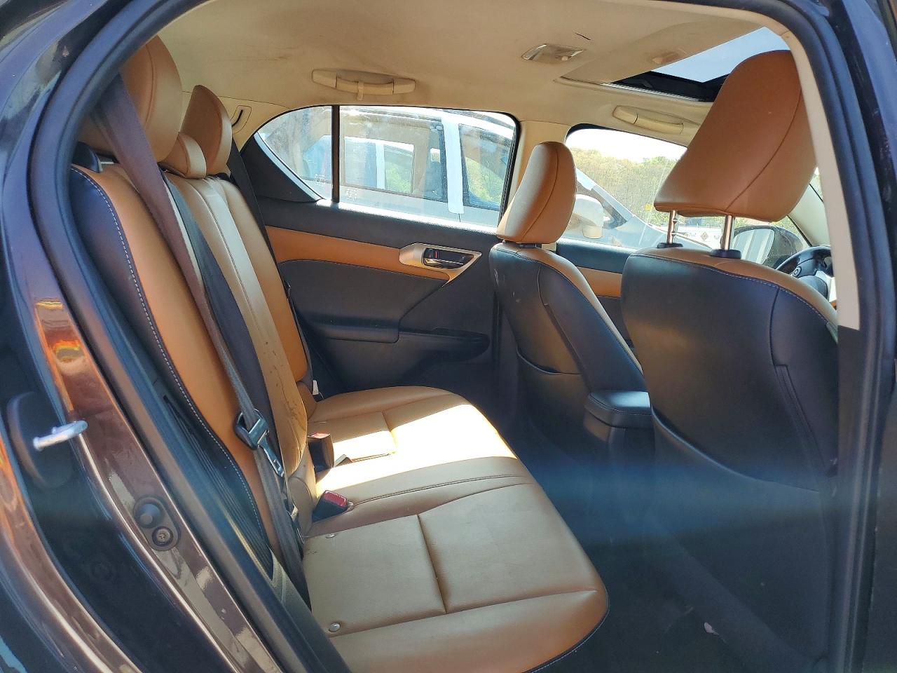 2015 Lexus Ct 200 Brown vin: JTHKD5BHXF2237345