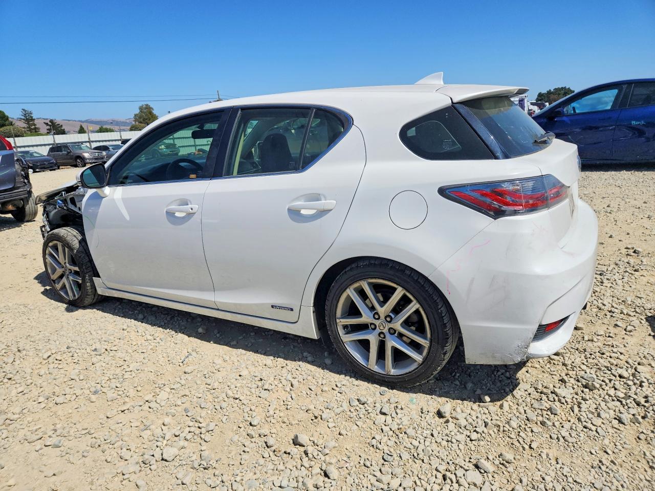 2015 Lexus Ct 200 Белый vin: JTHKD5BHXF2237376