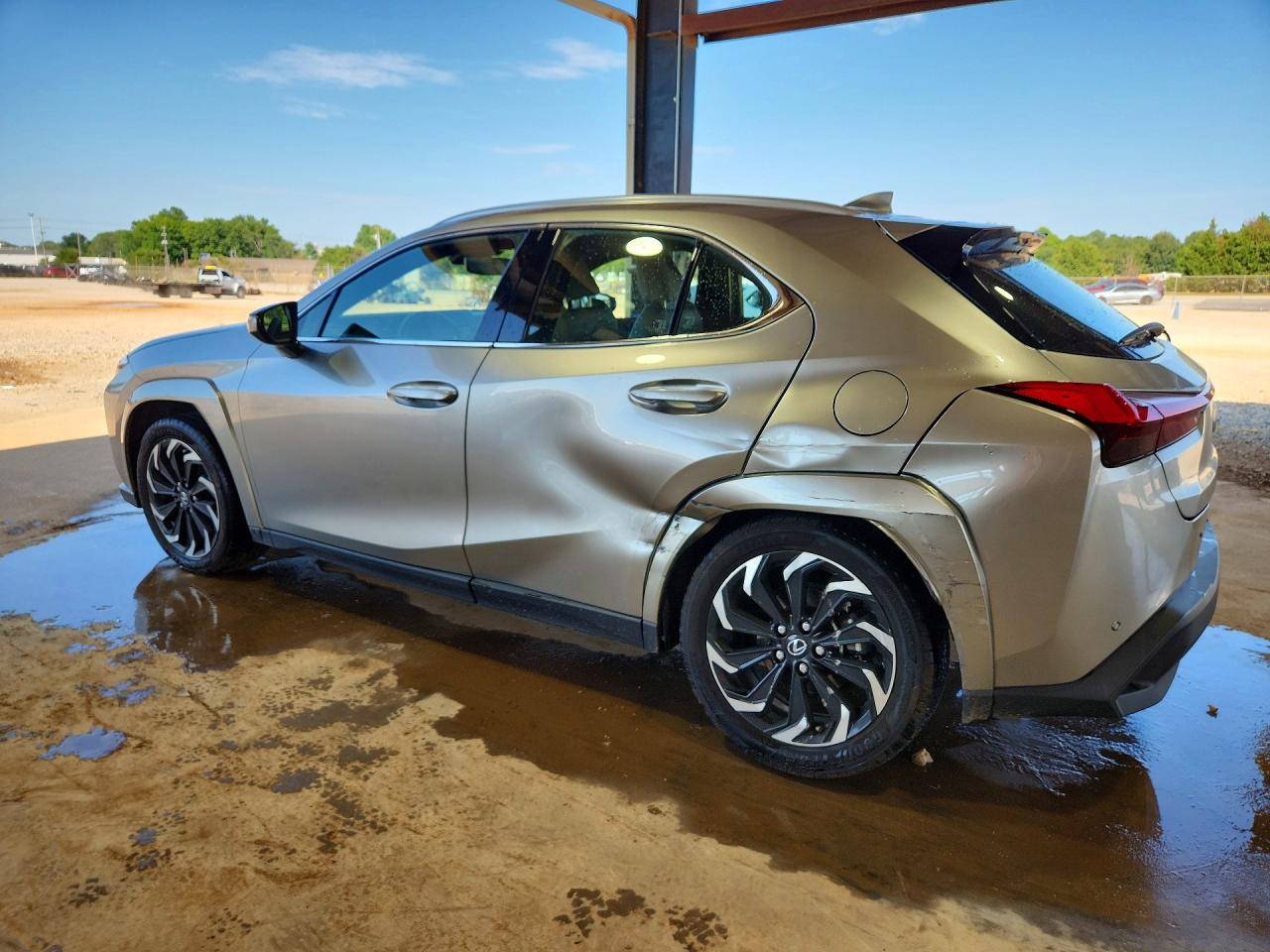 2022 Lexus Ux 200 Base Brown vin: JTHP3JBH9N2056530
