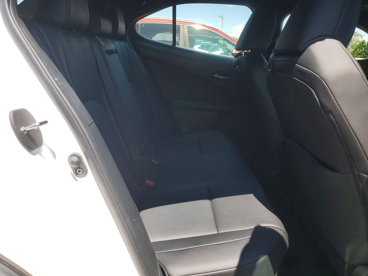 2021 Lexus Ux 250h White vin: JTHP9JBH2M2037458