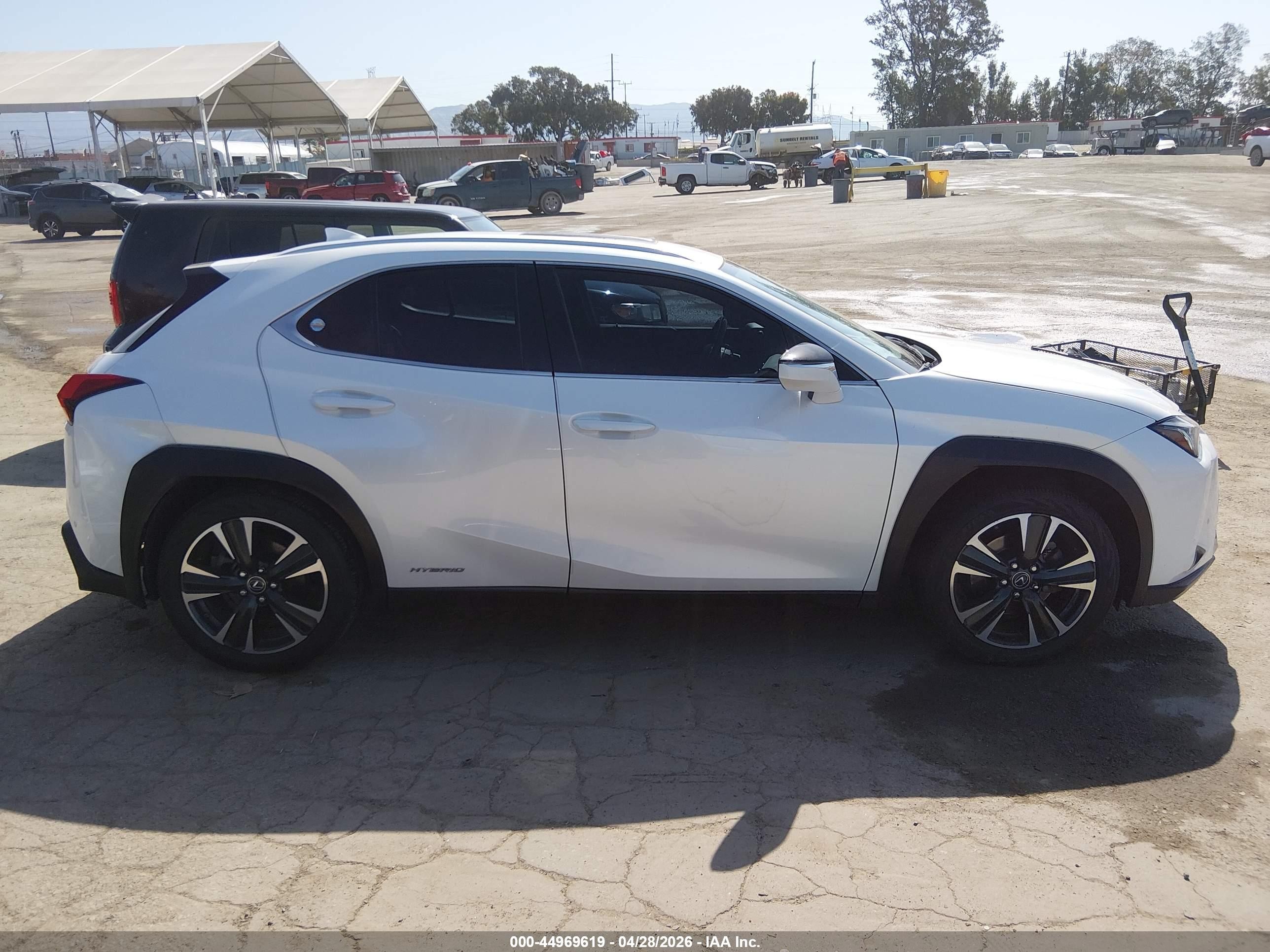 2021 Lexus Ux 250h   White vin: JTHP9JBH4M2042077