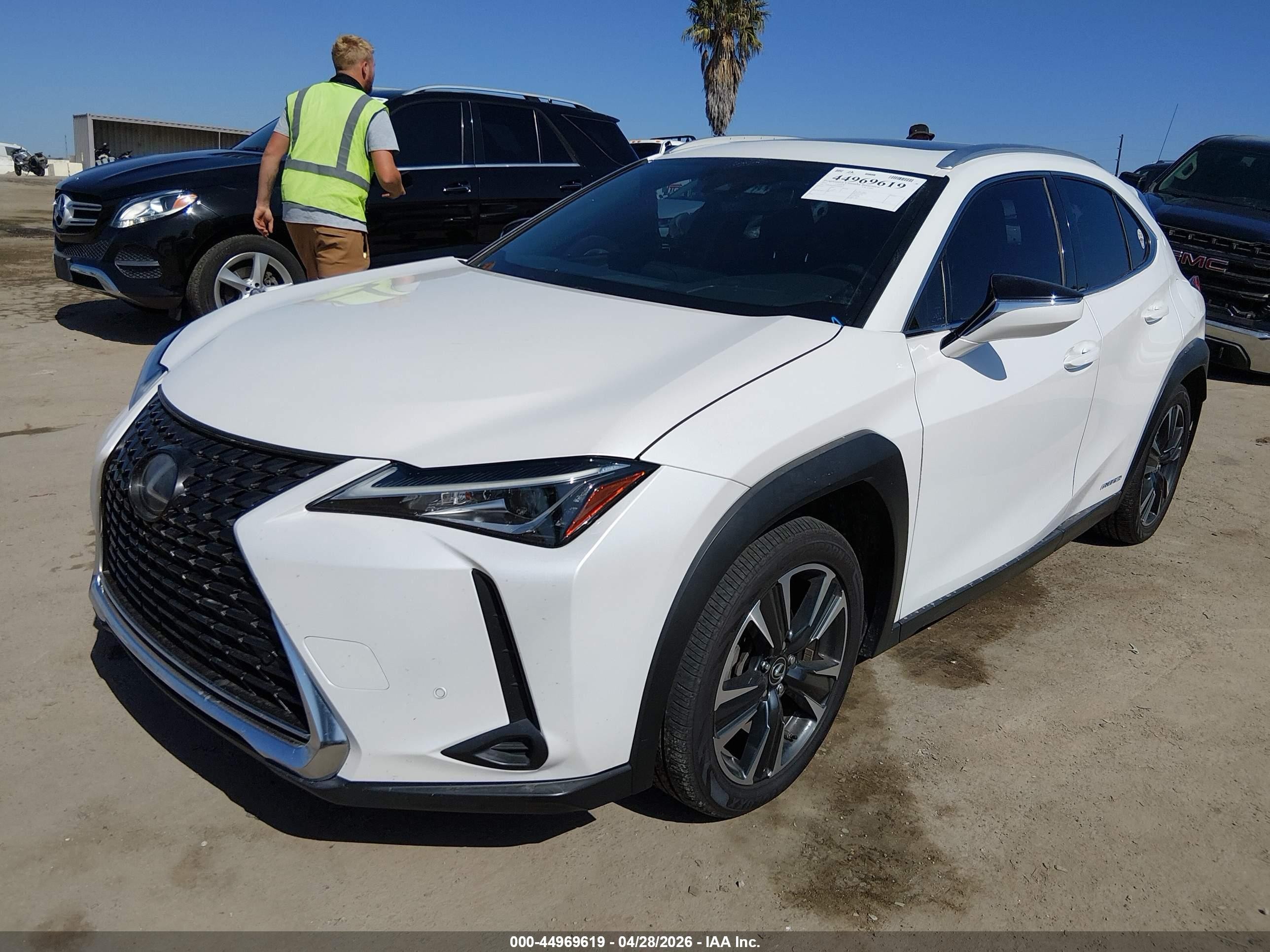 2021 Lexus Ux 250h   White vin: JTHP9JBH4M2042077