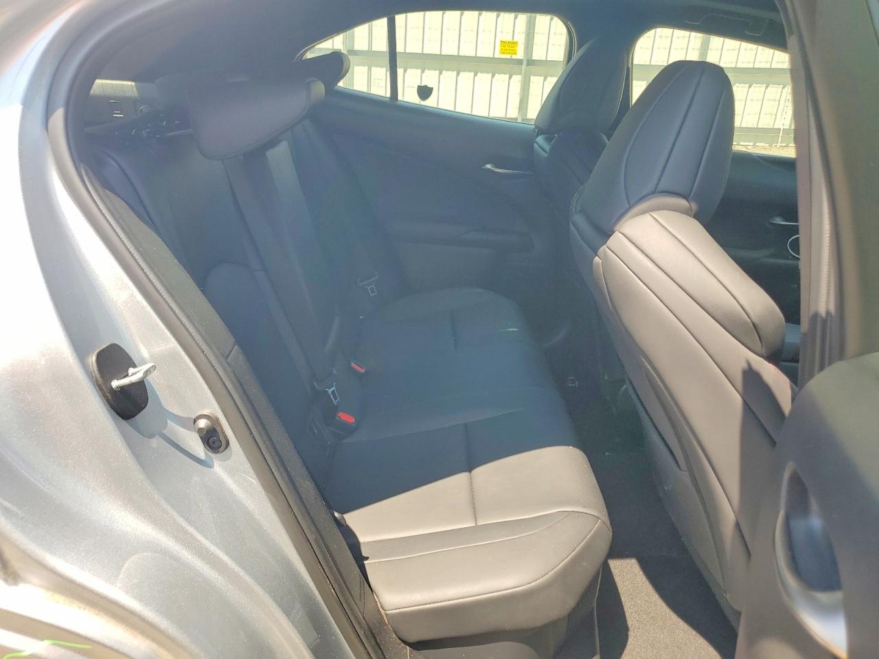 2023 Lexus Ux 250h F Sport Handling Silver vin: JTHR6JBH1P2154910