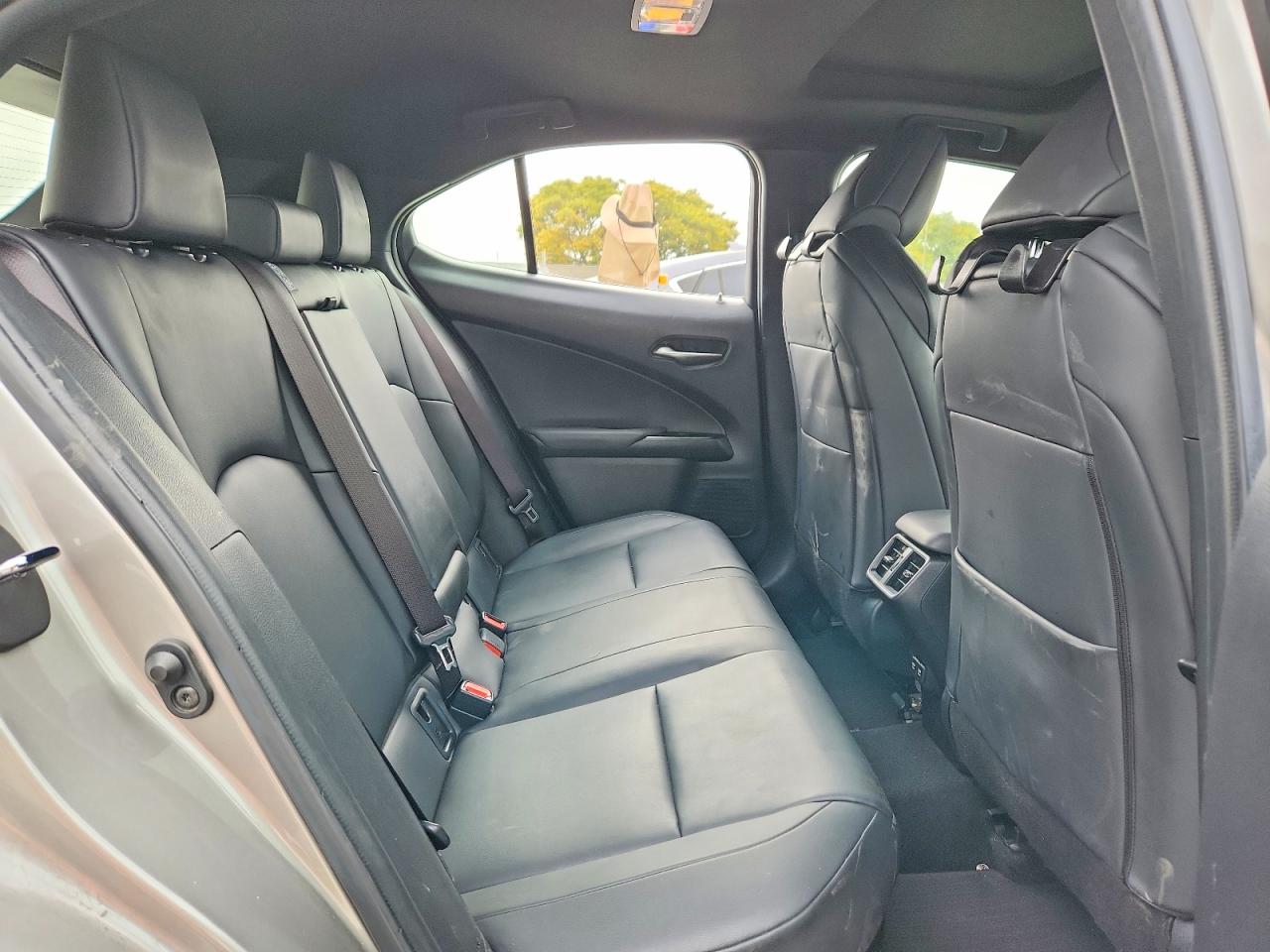 2020 Lexus Ux 250h Silver vin: JTHR9JBH9L2020549