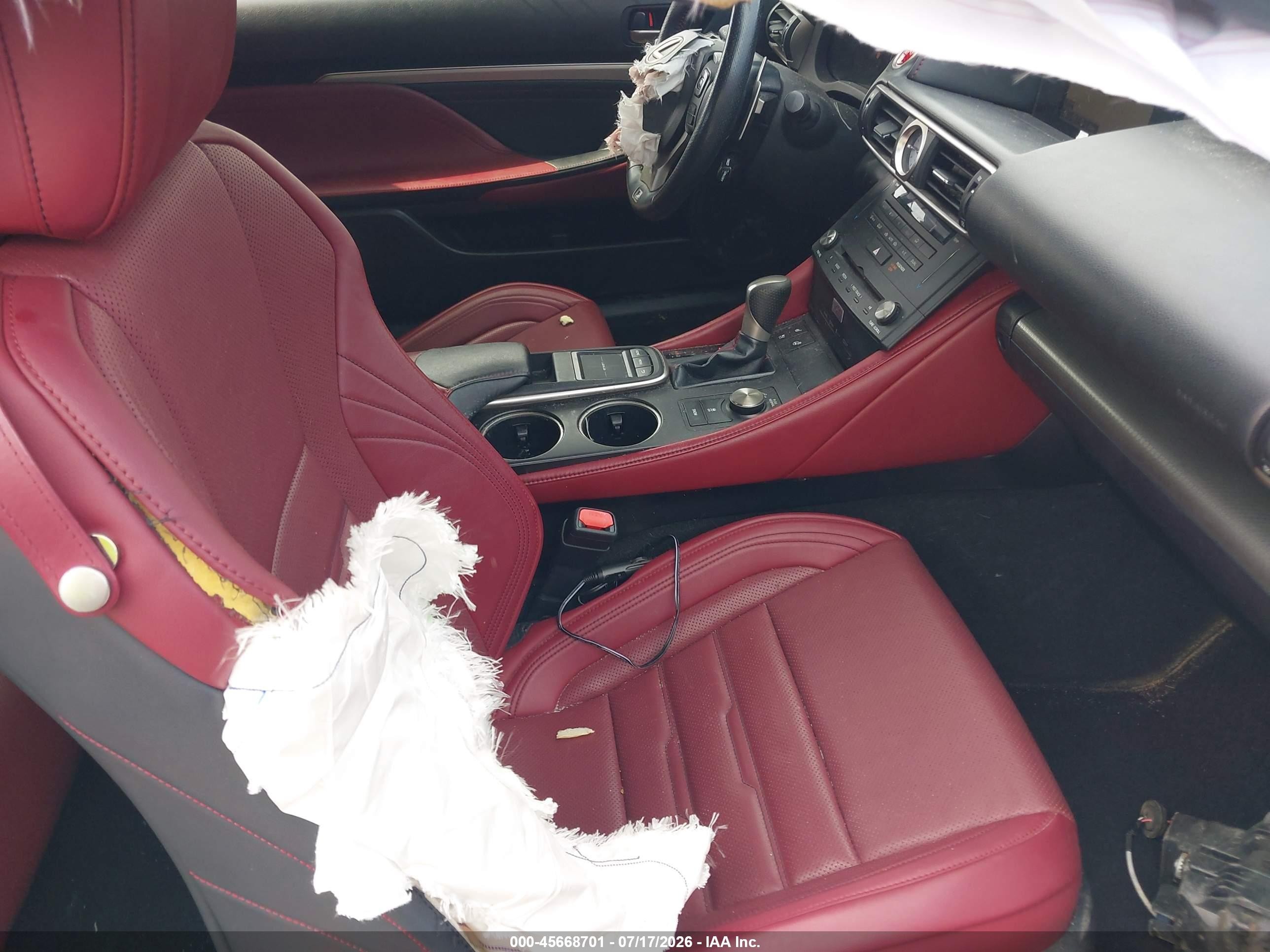 2015 Lexus Rc 350   Белый vin: JTHSE5BC2F5002888