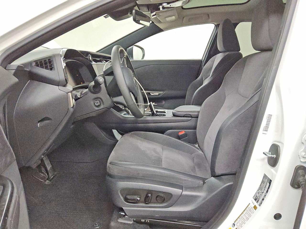 2024 Lexus Rz 450e White vin: JTJAAAAB4RA027584
