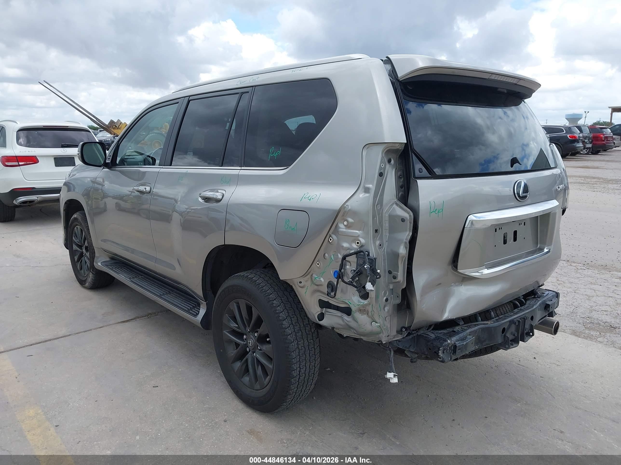 2022 Lexus Gx 460 Premium Серебряный vin: JTJAM7BX4N5336284
