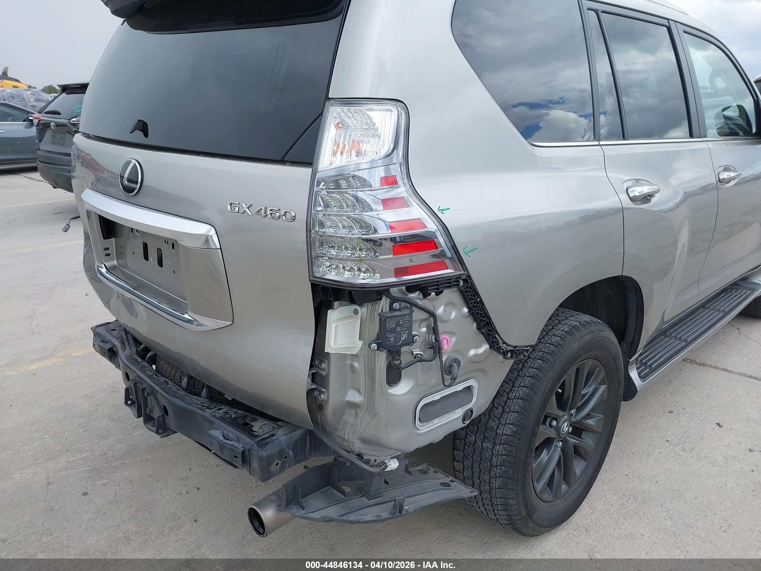 2022 Lexus Gx 460 Premium Серебряный vin: JTJAM7BX4N5336284