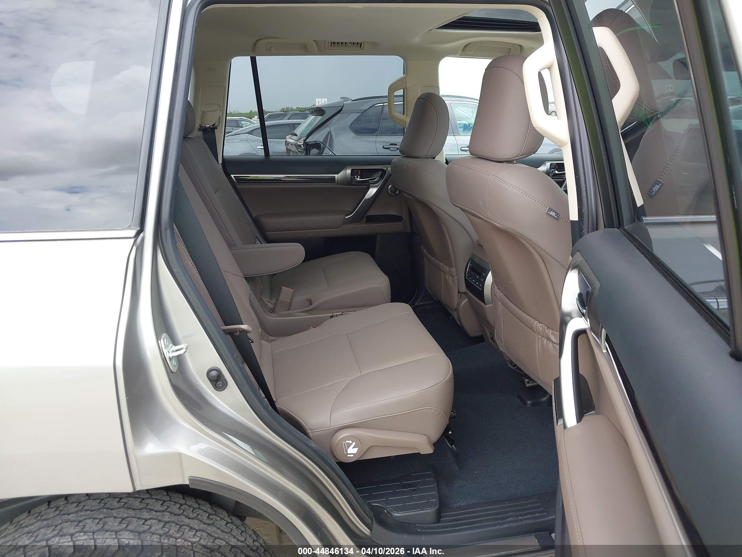 2022 Lexus Gx 460 Premium Серебряный vin: JTJAM7BX4N5336284
