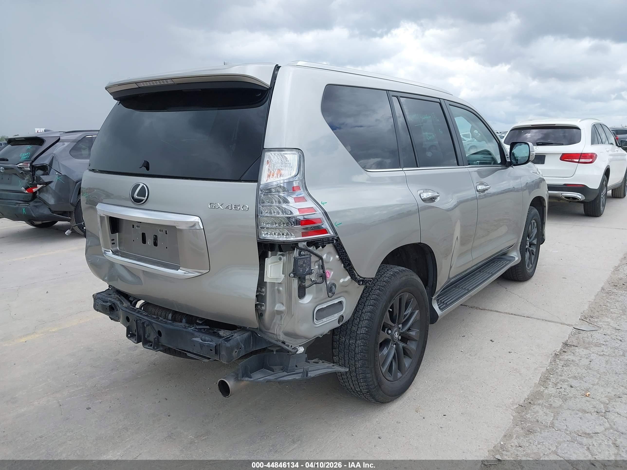 2022 Lexus Gx 460 Premium Серебряный vin: JTJAM7BX4N5336284
