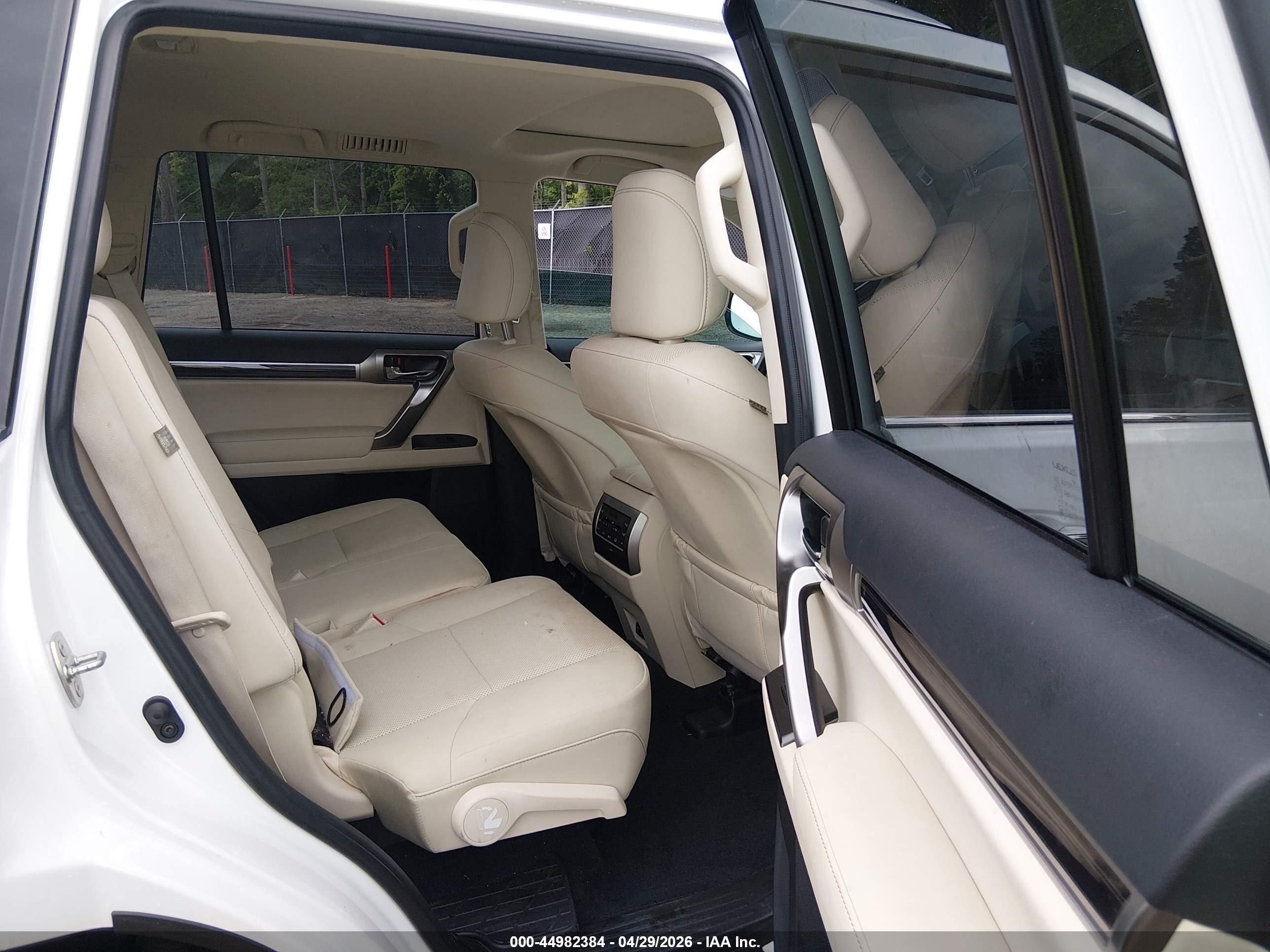 2023 Lexus Gx 460 Premium White vin: JTJAM7BX4P5370423
