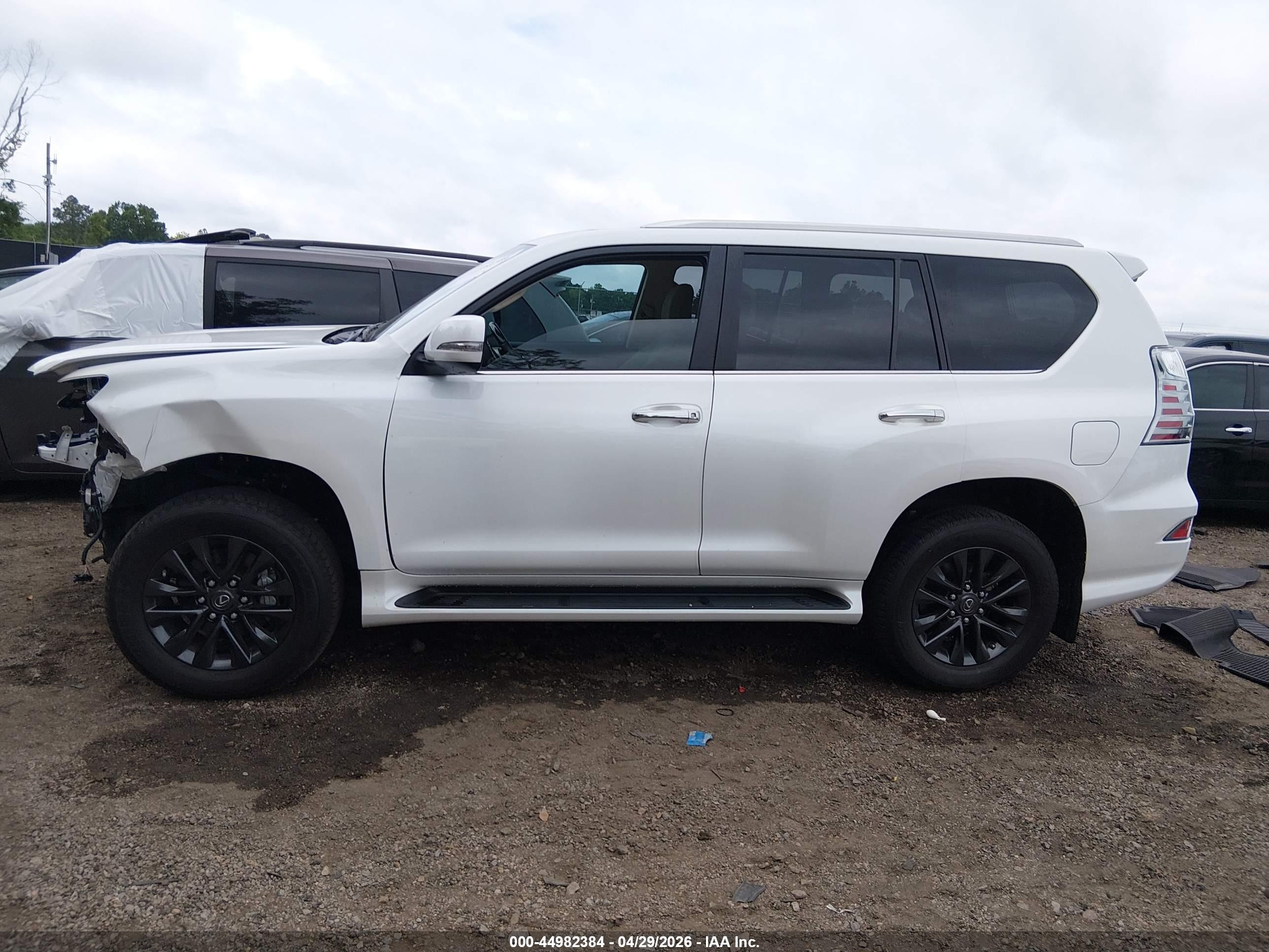 2023 Lexus Gx 460 Premium White vin: JTJAM7BX4P5370423
