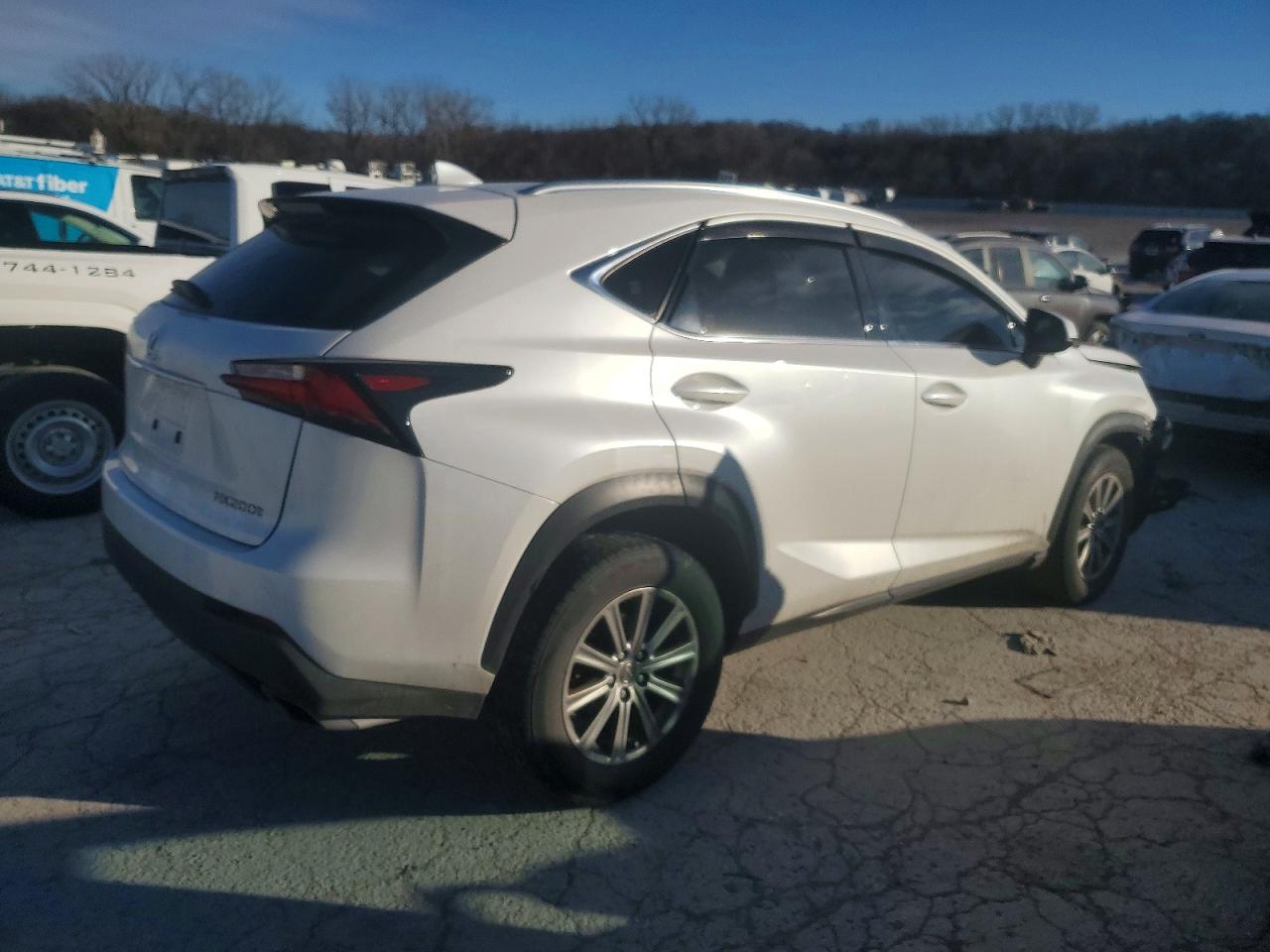 2015 Lexus Nx 200t Белый vin: JTJBARBZ0F2001570