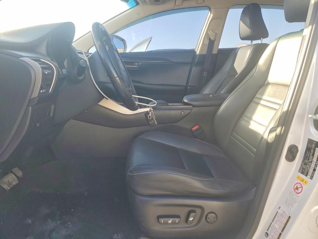 2015 Lexus Nx 200t Белый vin: JTJBARBZ0F2001570